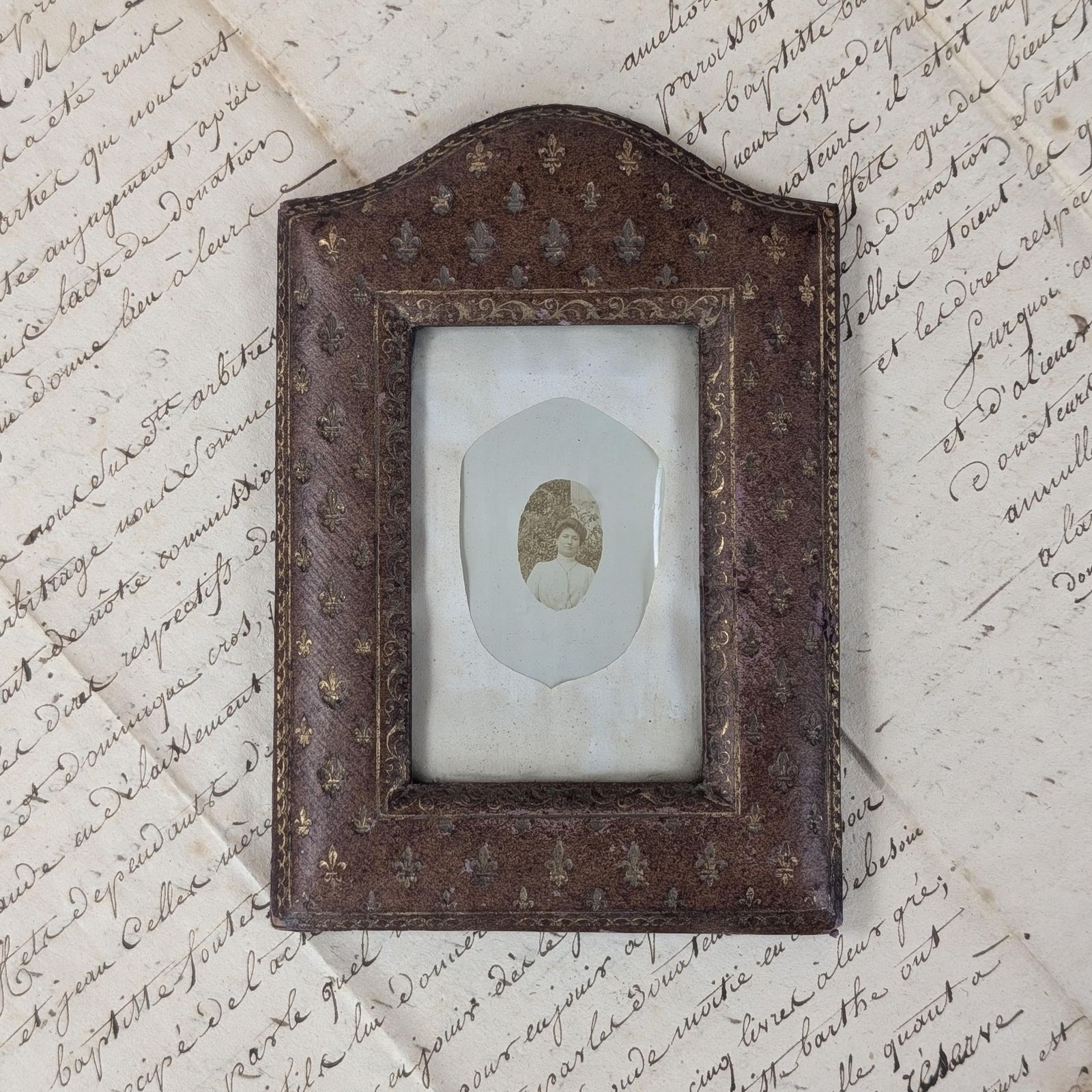 Antique French Domed Picture Frame Gilt Fleur De Lis Faux Leather Small Easel Back Photo Hardware photo buy