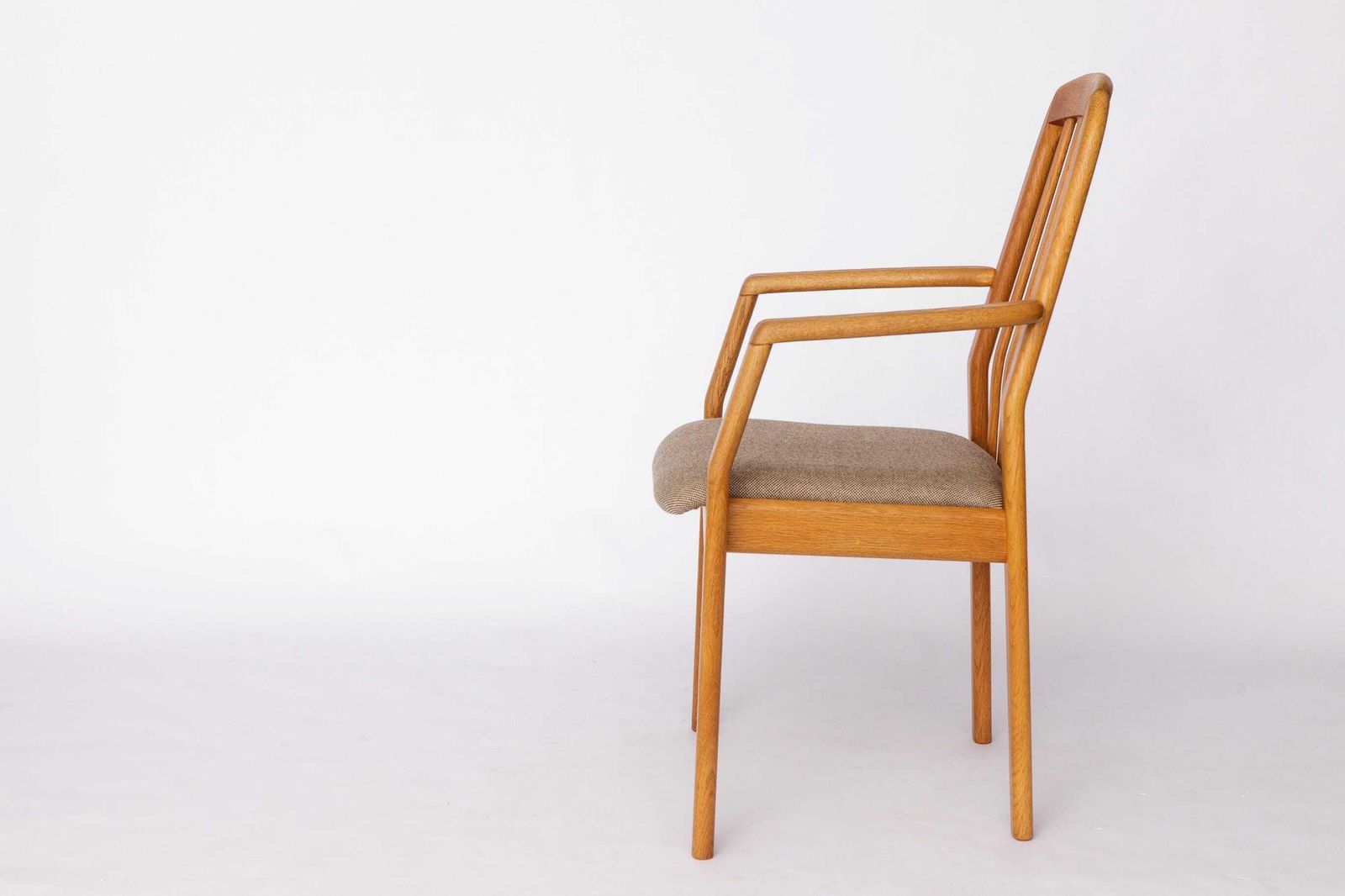 Set Of 5 Dyrlund Oak Armchairs, Danish Mid Century Dining Chairs 1970s, Solid Oak Vintage Armchairs photo vintage