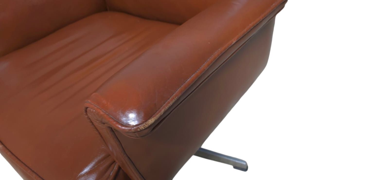 photo vinterior Vintage Mid Century Brown Leather Swivel Chair (Ds 35 Style) Armchair
