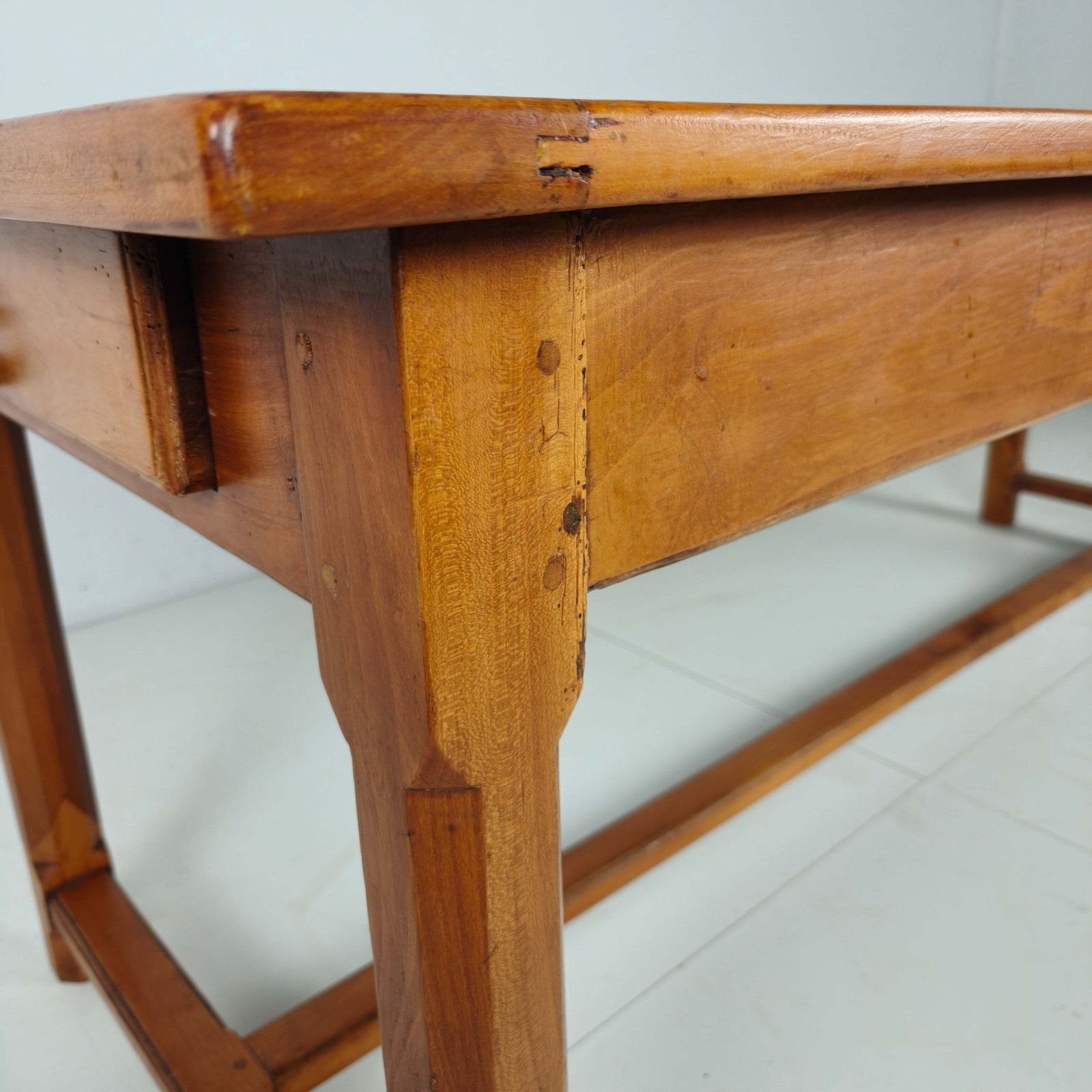 photo vinterior Late 19th Century French Farmhouse Table – Fully Restored
