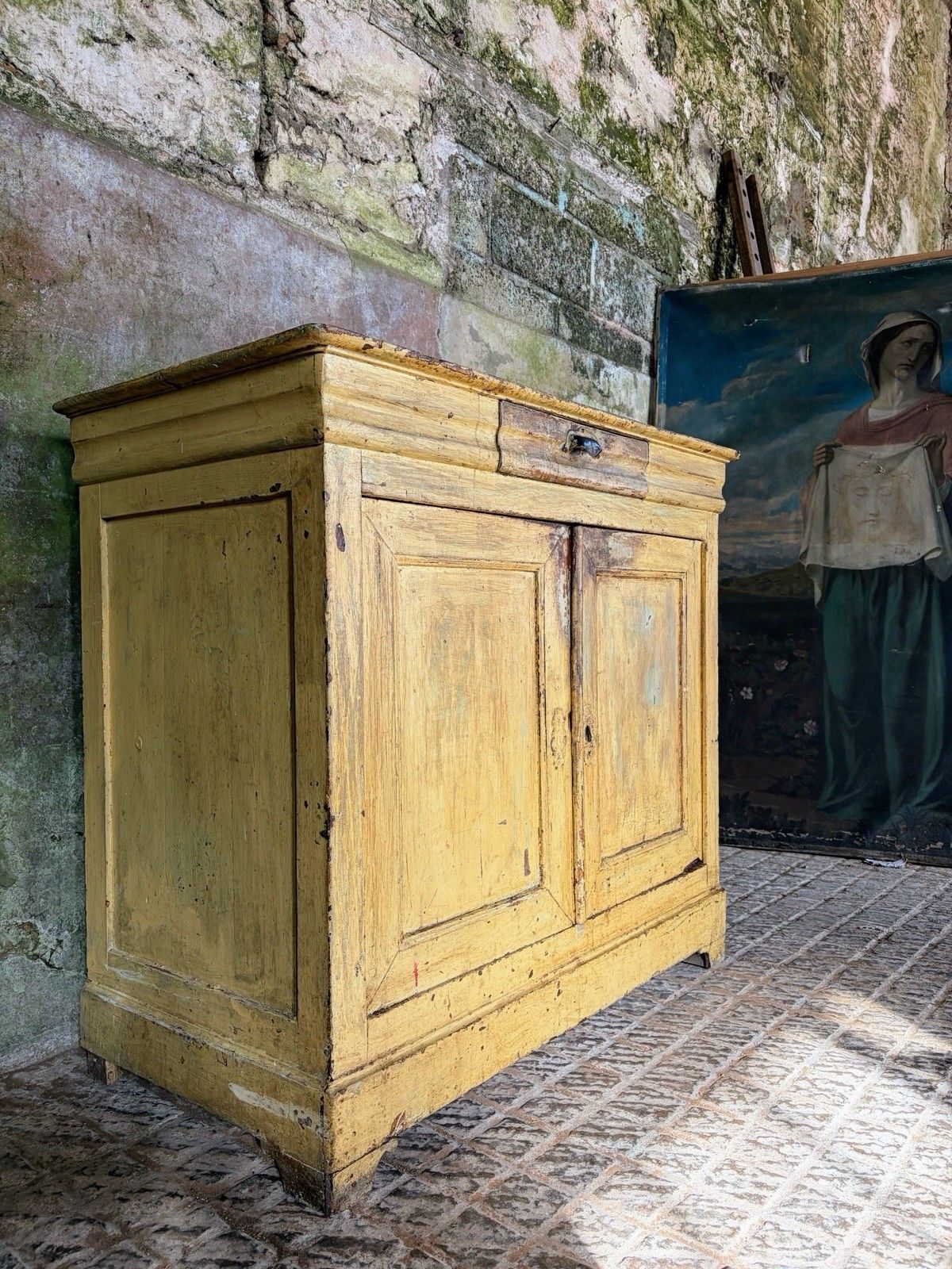 photo furniture Antique French Provincial Yellow Farmhouse Pine Buffet Sideboard  19th Century.