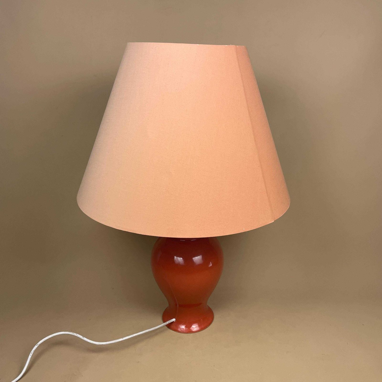 Lighting Oriental Ceramic Lamp Light Bedside Table Chinese Vase Red Antique Gold Metal Classic Elegant Medium Side Lampshade Shade photo