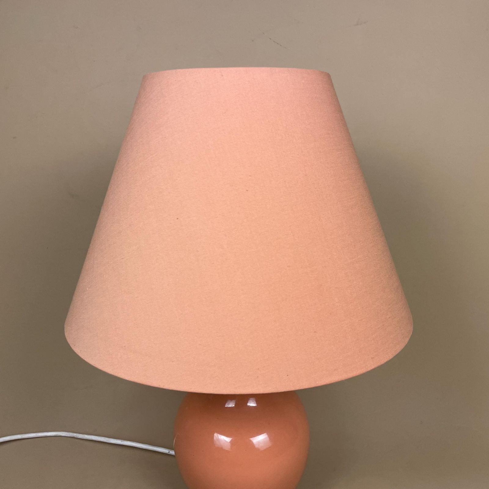Oriental Ceramic Lamp Light Bedside Table Chinese Vase Peach Antique Gold Metal Classic Elegant Medium Side Lampshade Shade photo Lighting