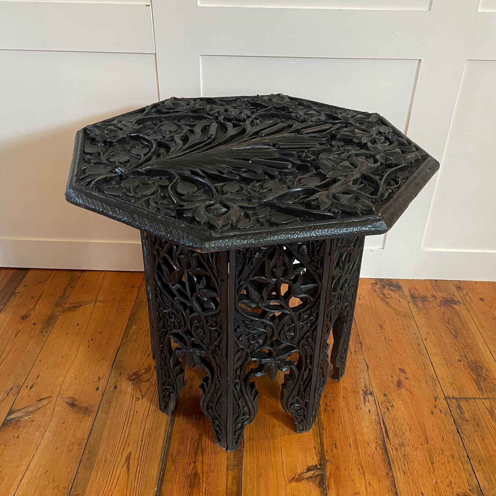 Anglo Indian Wooden Table Fold Down Campaign Decorative Intricate Patterned Hand Crafted Octogan C.1900 Antique Plant Stand Carved Wood photo for sale