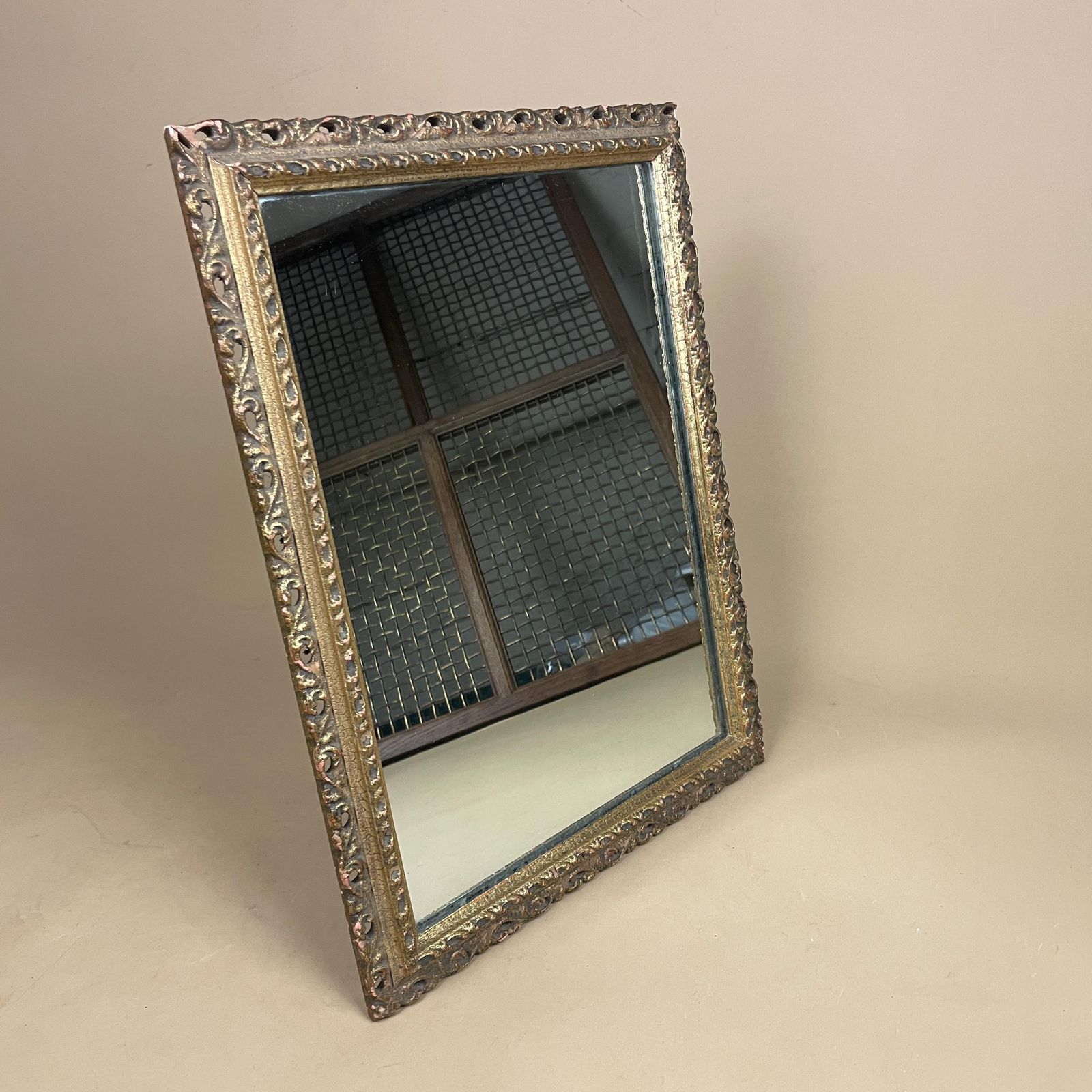 Vintage Freestanding Mirror Gold Gilt Wood Frame Portrait Dressing Tabletop Ornate Gilted Bedroom Vanity Decorative Rectangle Wooden