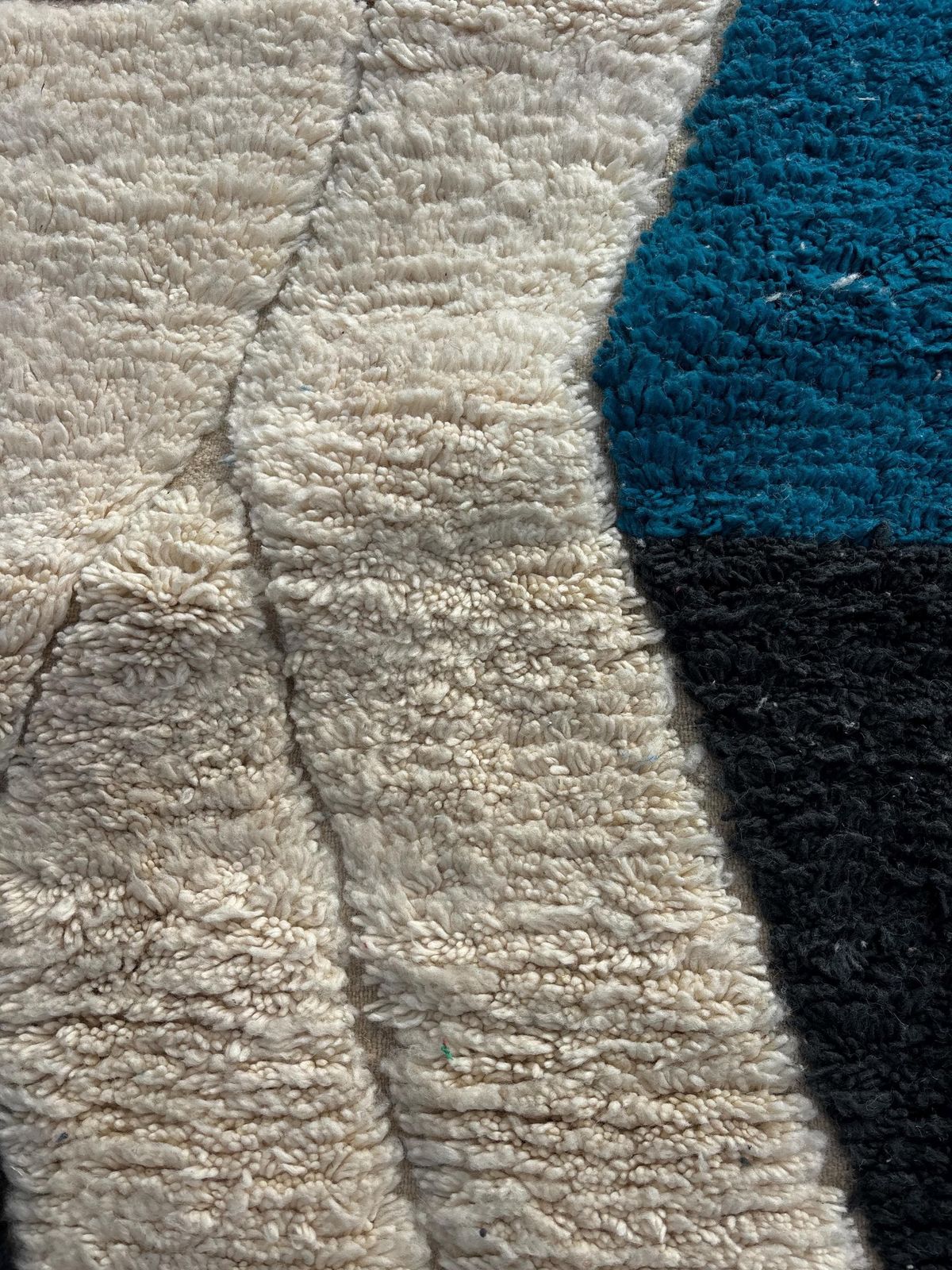 Beni Ourain Moroccan Wool Rug 210x300 Cm – White Minimal Geometric Design – Luxury Berber Area Rug – Modern Boho Home Decor photo vinterior