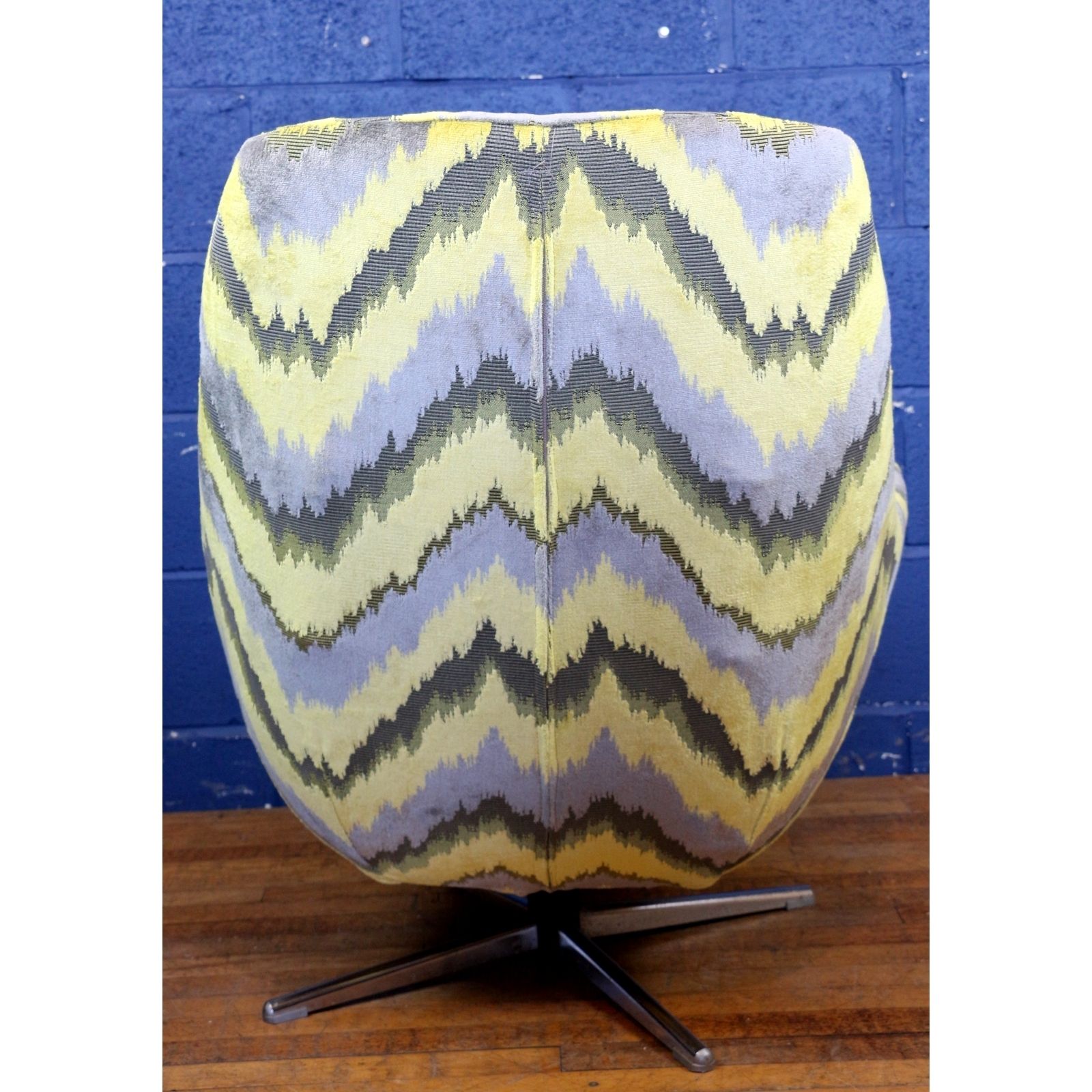 An Excellent Retro Mid Century Swivel Egg Chair Fully Restored 1950 60s photo buy