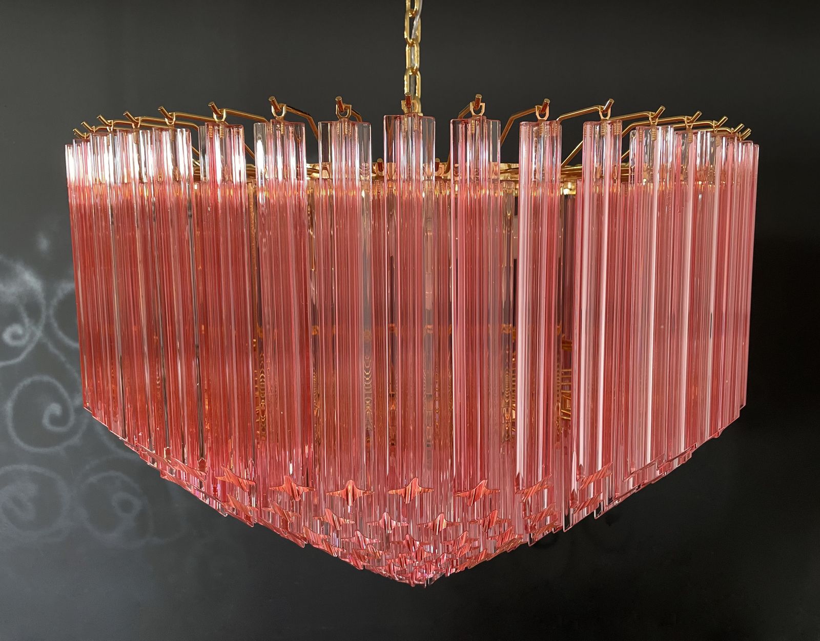 Modern Quadriedri Murano Glass Chandelier   265 Pink Prism   Gold Frame photo for sale