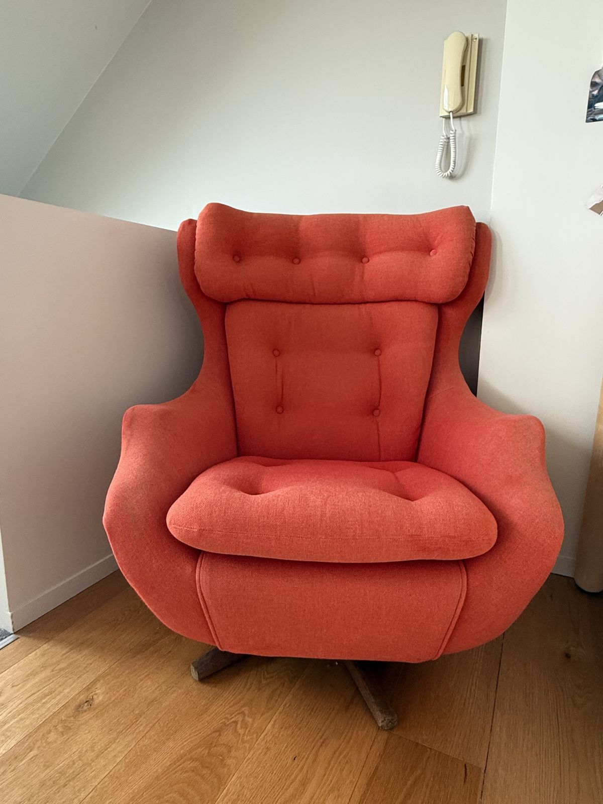 1970s Parker Knoll Glide Statesman Swivel Tilt Base Egg Arm Chair photo vinterior
