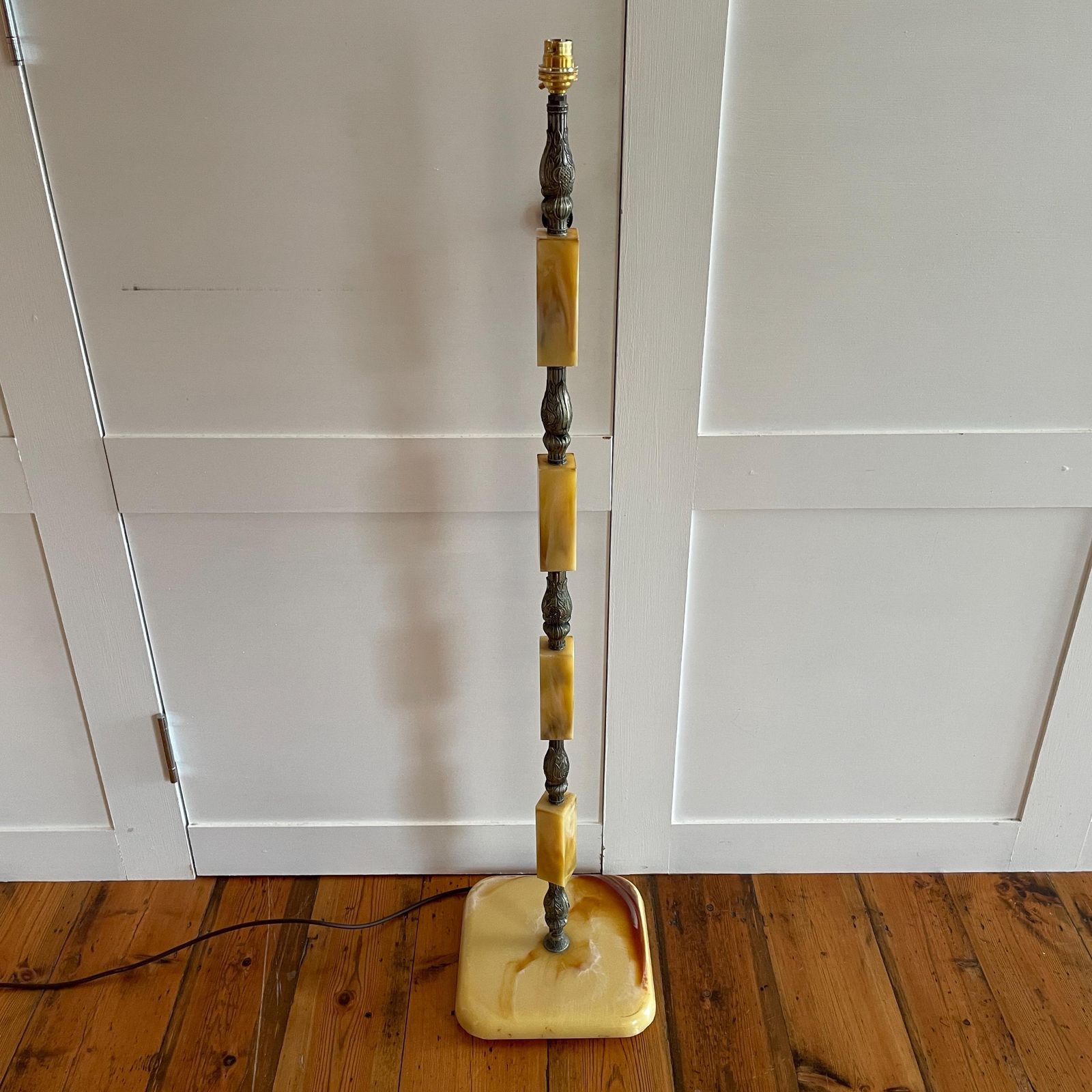 Vintage Marbleized Floor Lamp Metal & Plastic Resin Mid Century Style Retro Hollywood Regency Freestanding Light Living Room Orange Yellow