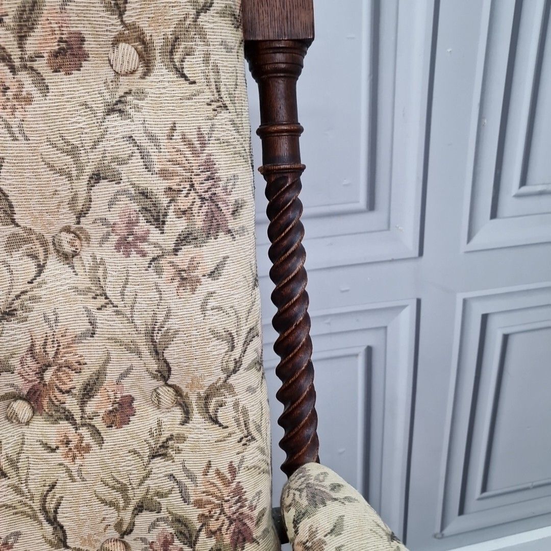 photo vinterior Antique Armchair Barley Twist Chair Upholstered High Back Victorian