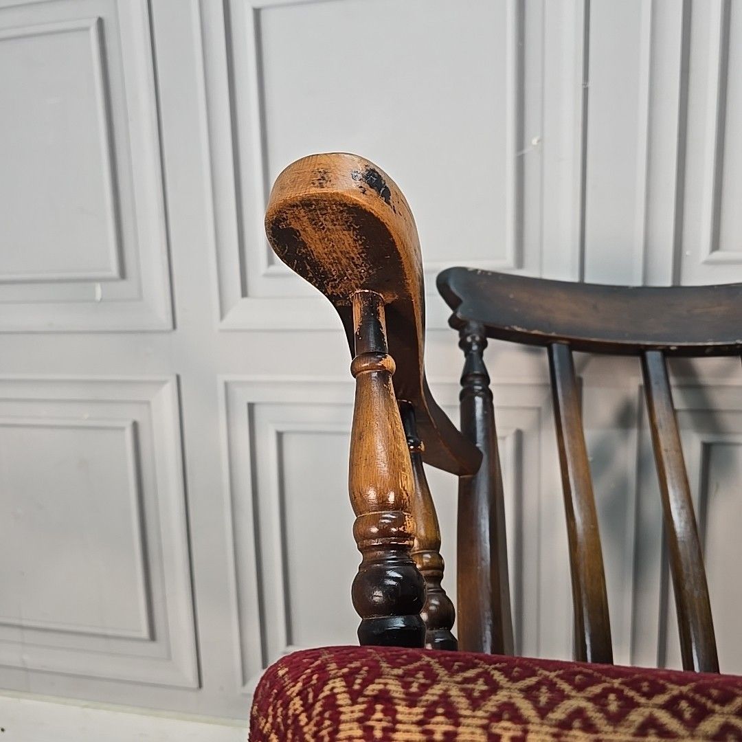 photo vintage Antique High Back Armchair – Solid Wood Rustic Victorian Chair Farmhouse Country