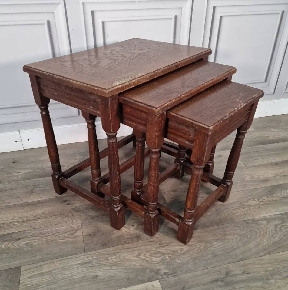 Vintage Nest Of Tables Wooden Oak Turned Legs Rustic Occasional Side Nesting