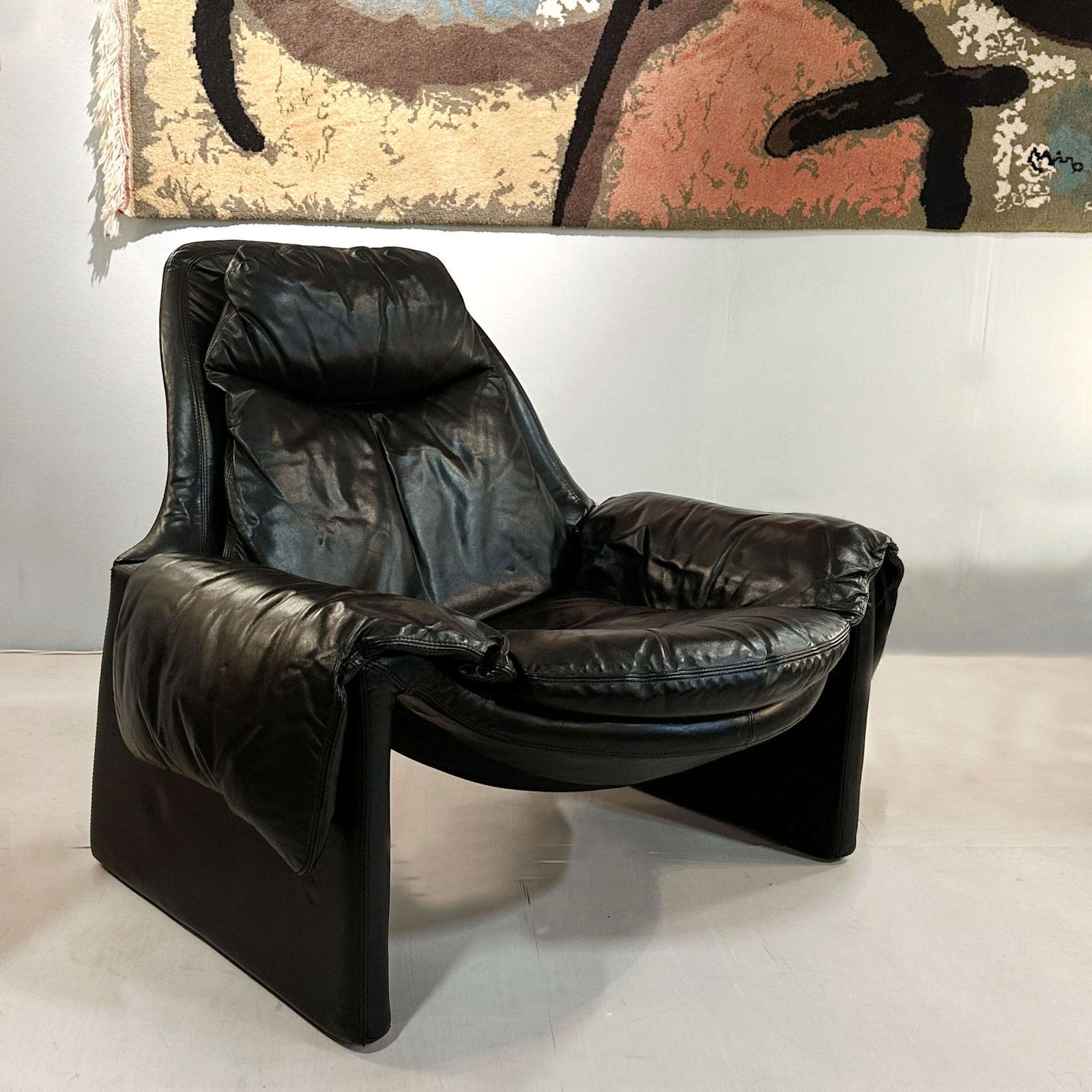 'P60' Saporiti Black Leather Lounge Chair And Ottoman By Vittorio Introini photo Furniture