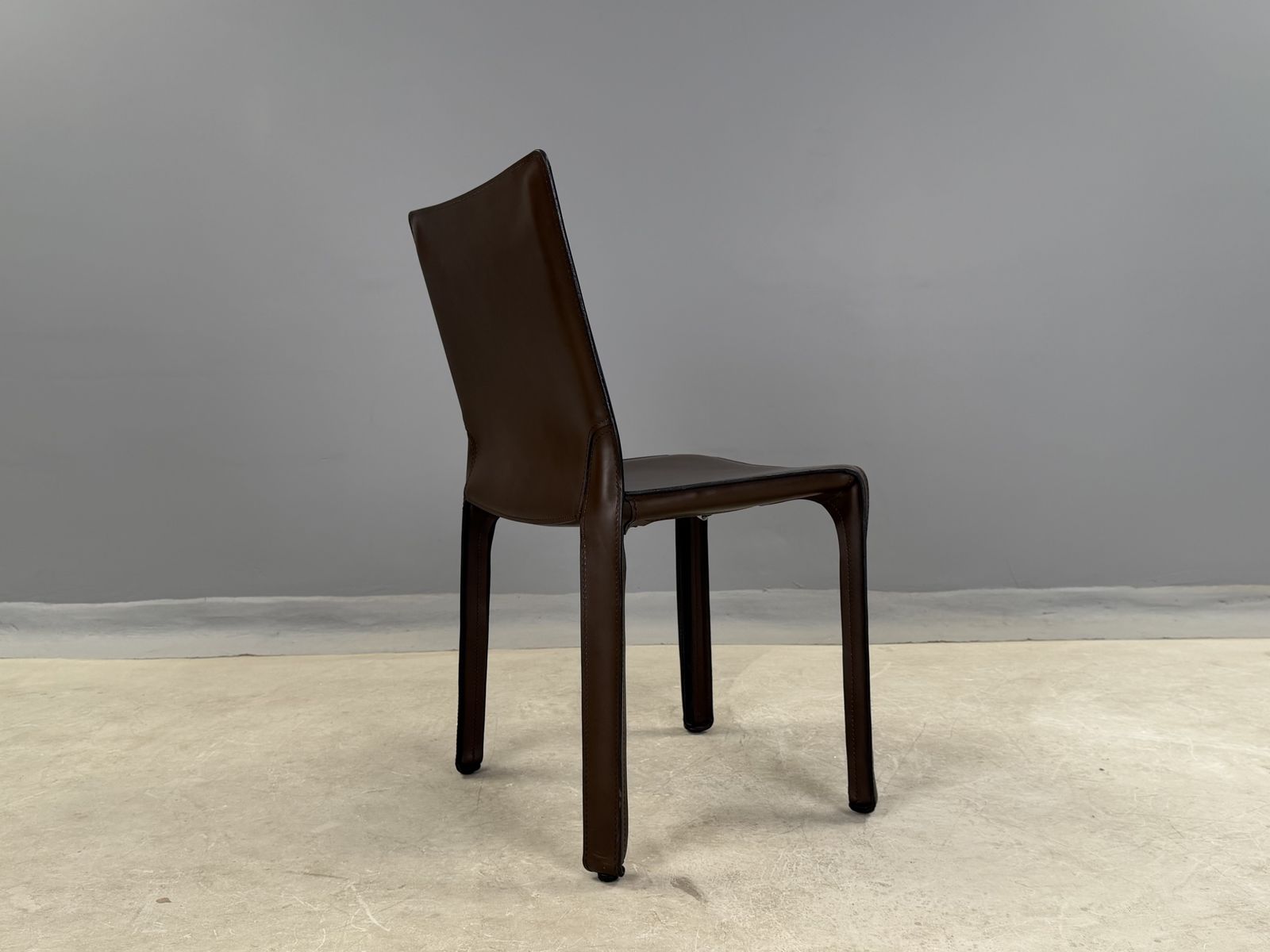 photo for sale Mario Bellini Cab 412 Chairs For Cassina – Vintage Italian Saddle Brown Leather Dining Chairs – Set Of  12 Twelve Dining Chairs