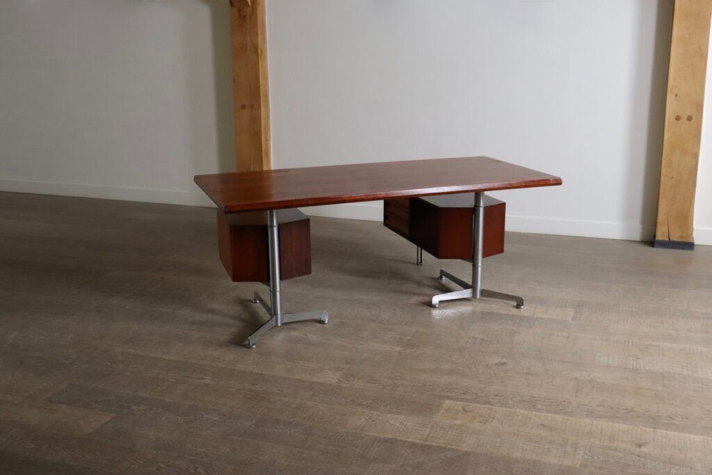 Desk By Osvaldo Borsani T95 For Tecno, Italy 1956 photo vinterior