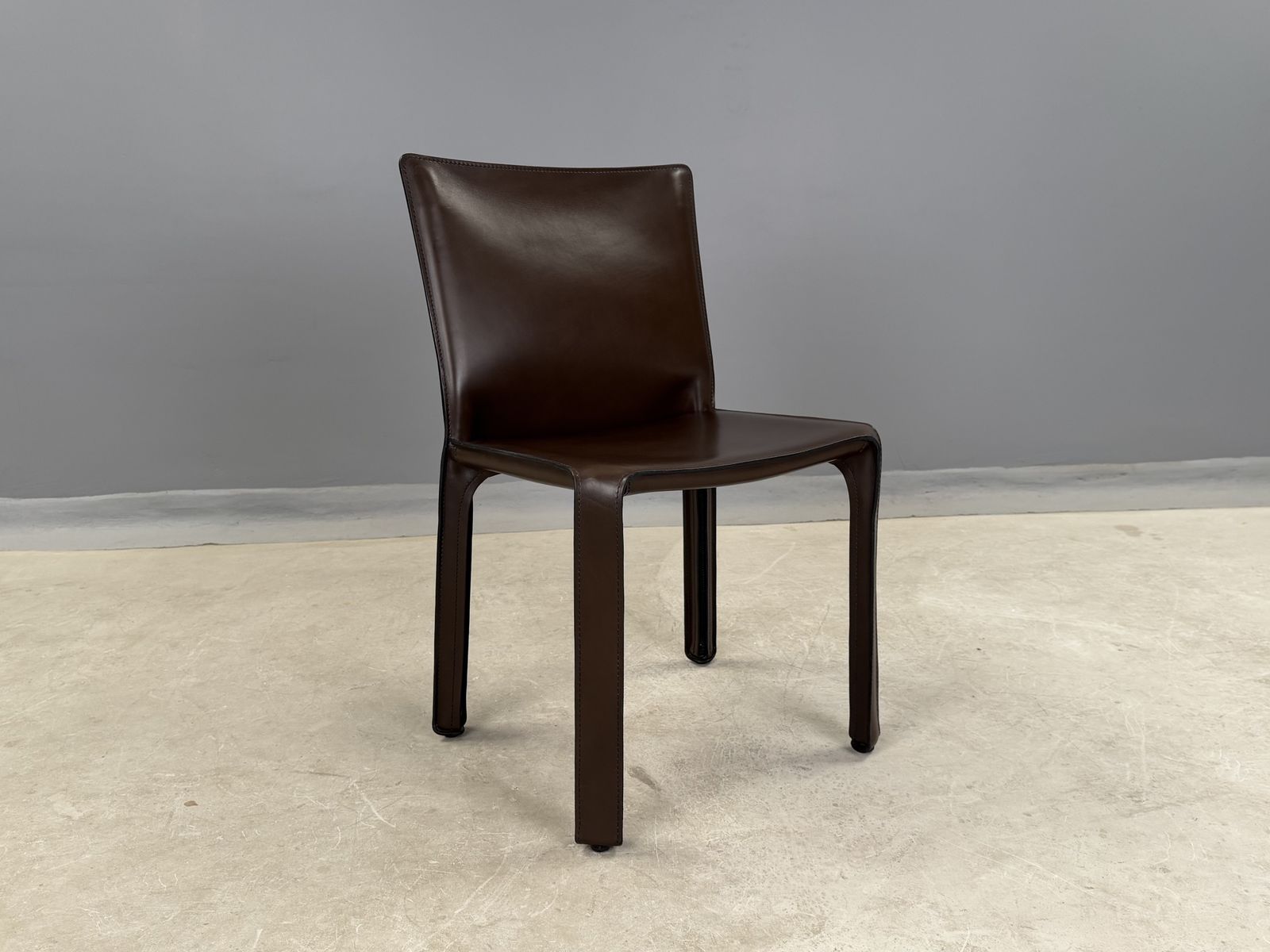 Mario Bellini Cab 412 Chairs For Cassina – Vintage Italian Saddle Brown Leather Dining Chairs – Set Of  10 Ten  Dining Chair photo vinterior