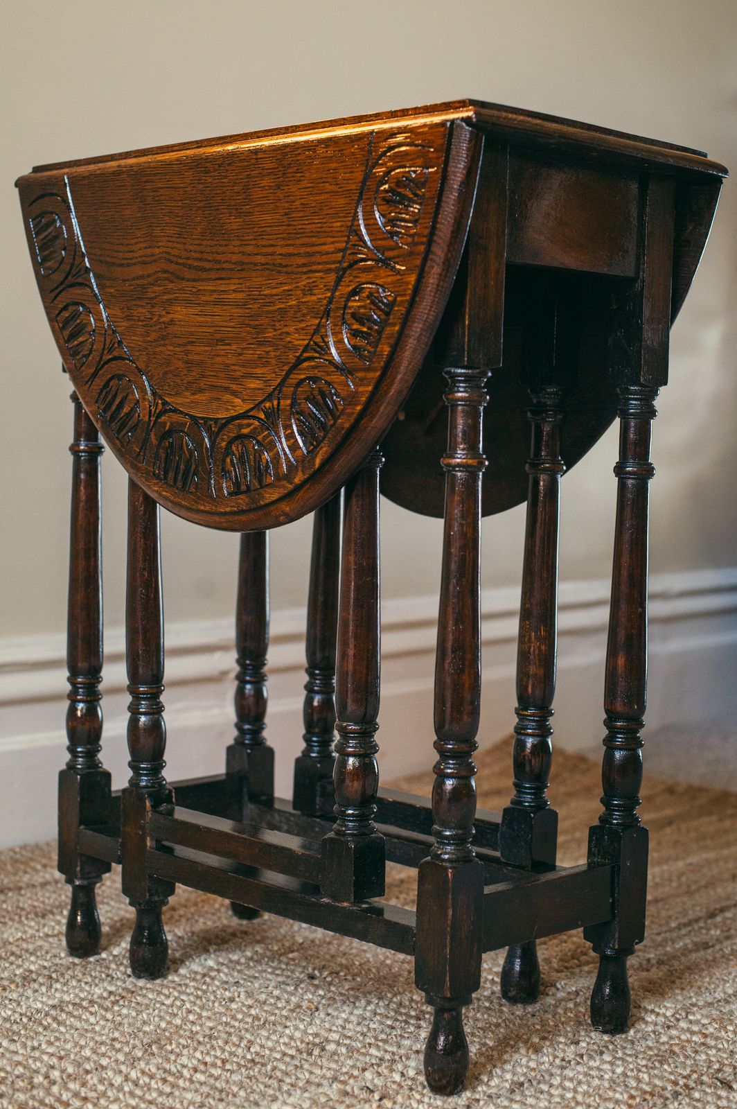 Antique Oak Small Oval Drop Leaf /Occasional / Side/ Lamp/ Gateleg Table photo vinterior