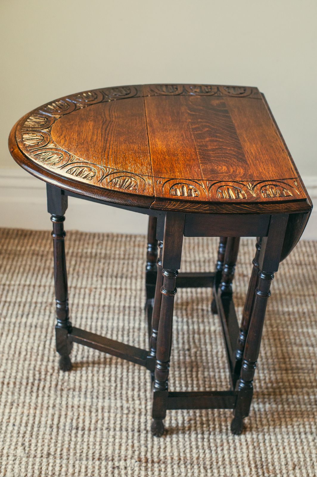 Antique Oak Small Oval Drop Leaf /Occasional / Side/ Lamp/ Gateleg Table photo vintage