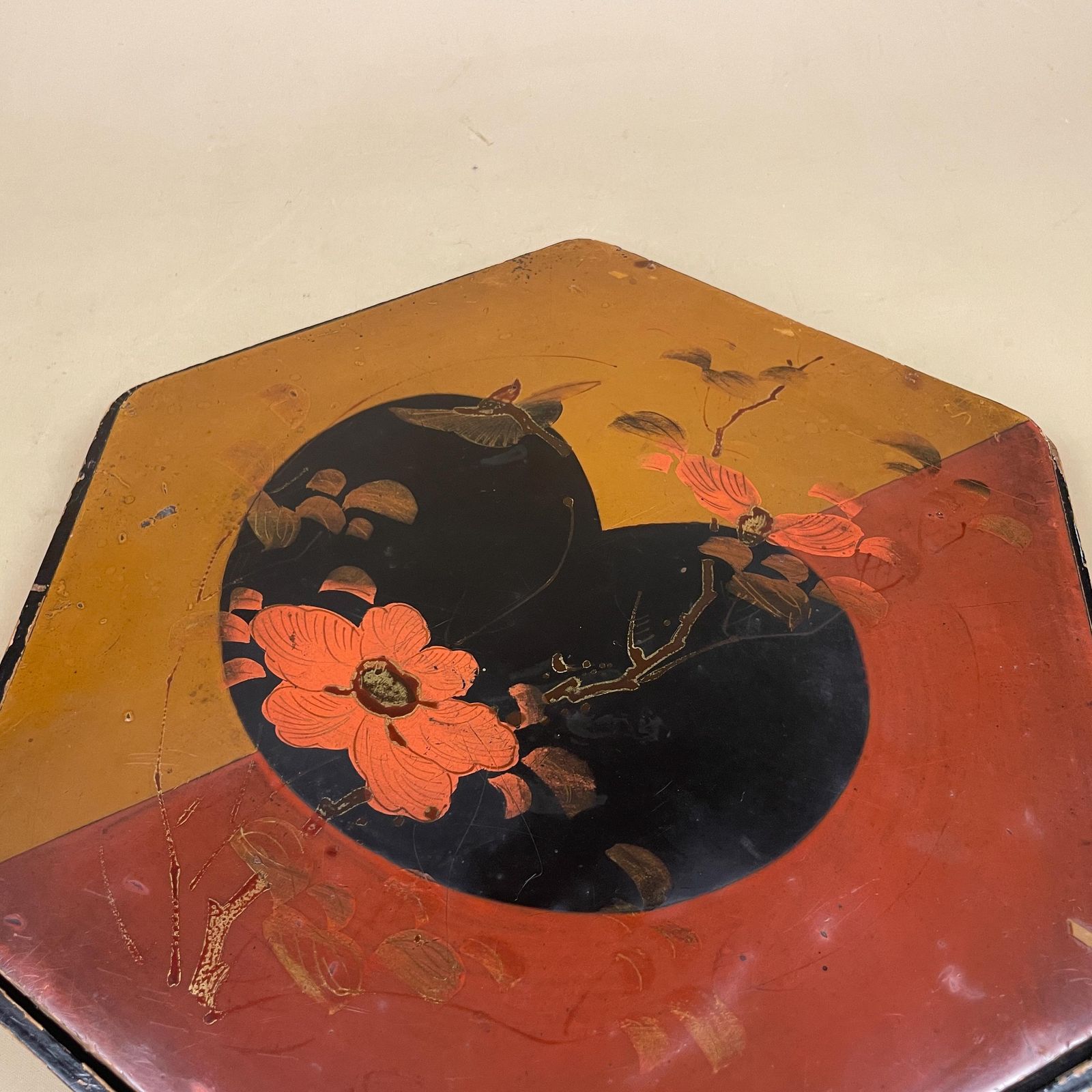 Home Decor Antique Chinese Wooden Red Lacquer Box Hand Painted Oriental Decorative Storage Box Asian Art Collectible Hexagon Lidded Lid photo