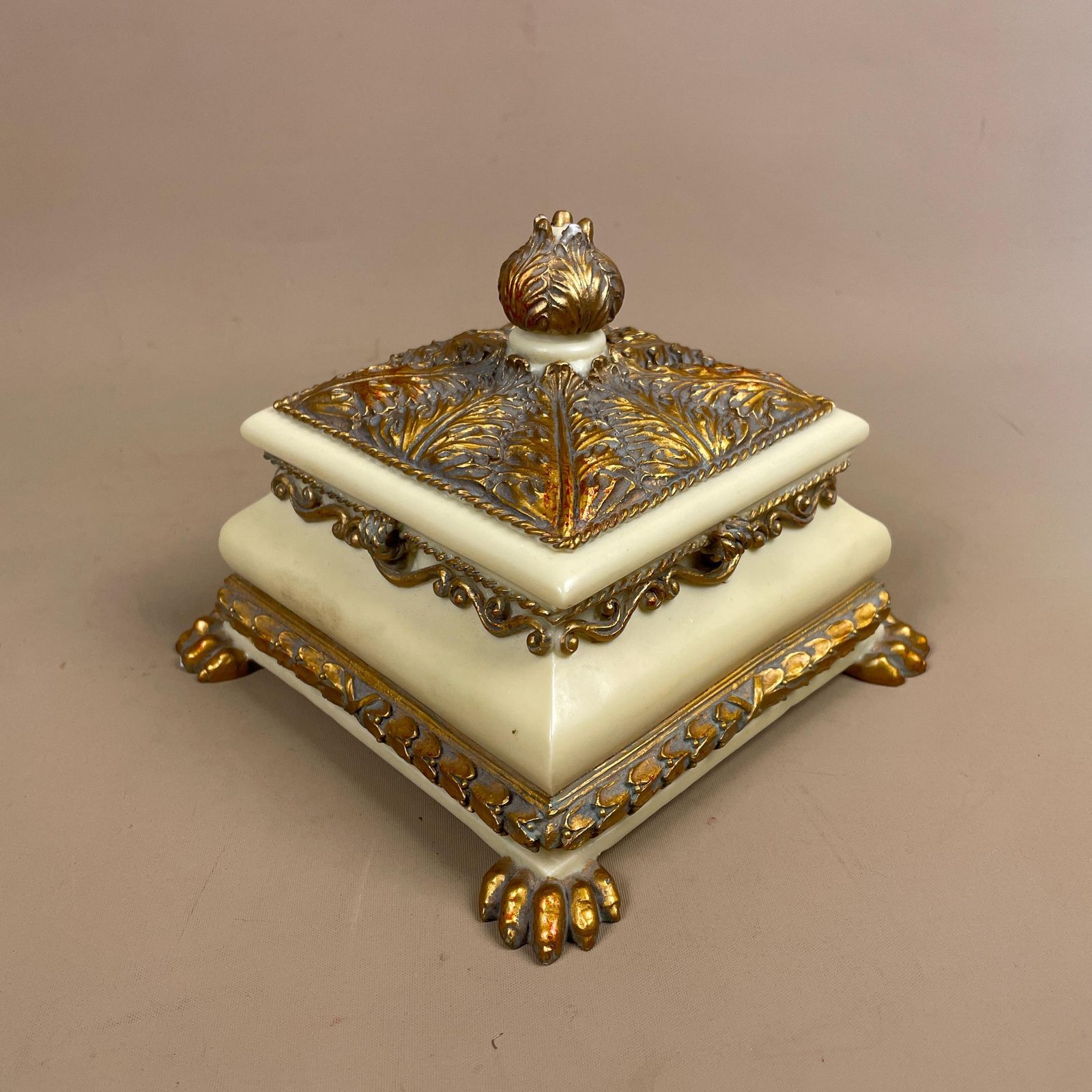Cream Gold Resin Trinket Box Ornate Footed Jewellery Decorative Vintage Style Keepsake Storage Ring Dish Vanity Accessory
