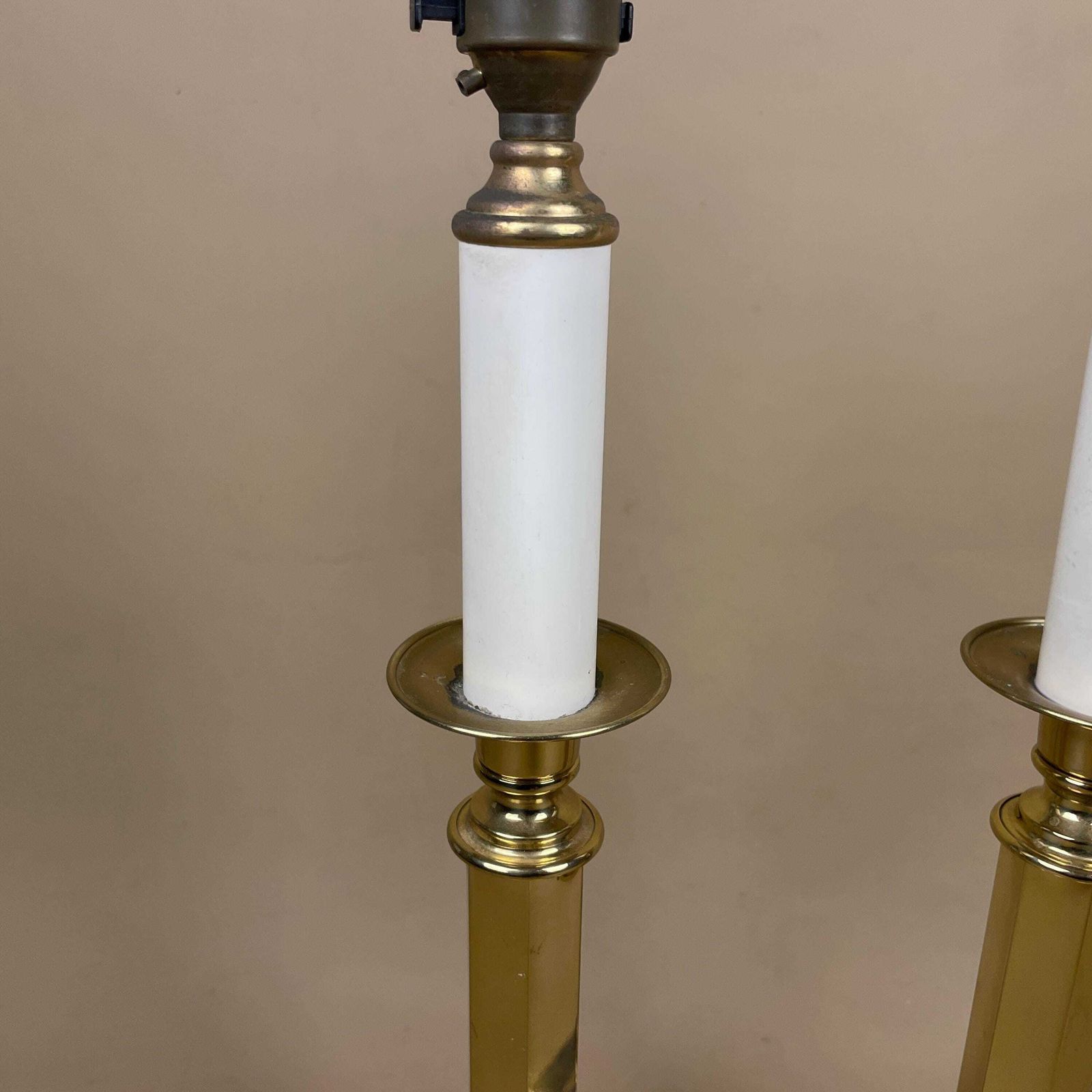 Antique Matching Pair Of Metal Gold Brass Lamps Lights Bedside Side Lamp Table Desk Light Column Hexagon Base Vintage Classic Two Set Candle photo vinterior