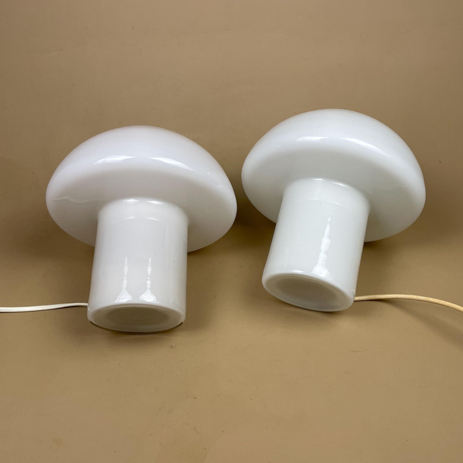 Pair Of 2 Mushroom Glass Lamps Light Bedside Table Metal White Art Deco Round Base Vintage Elegant Lamp Light Set Matching 2 photo Lighting