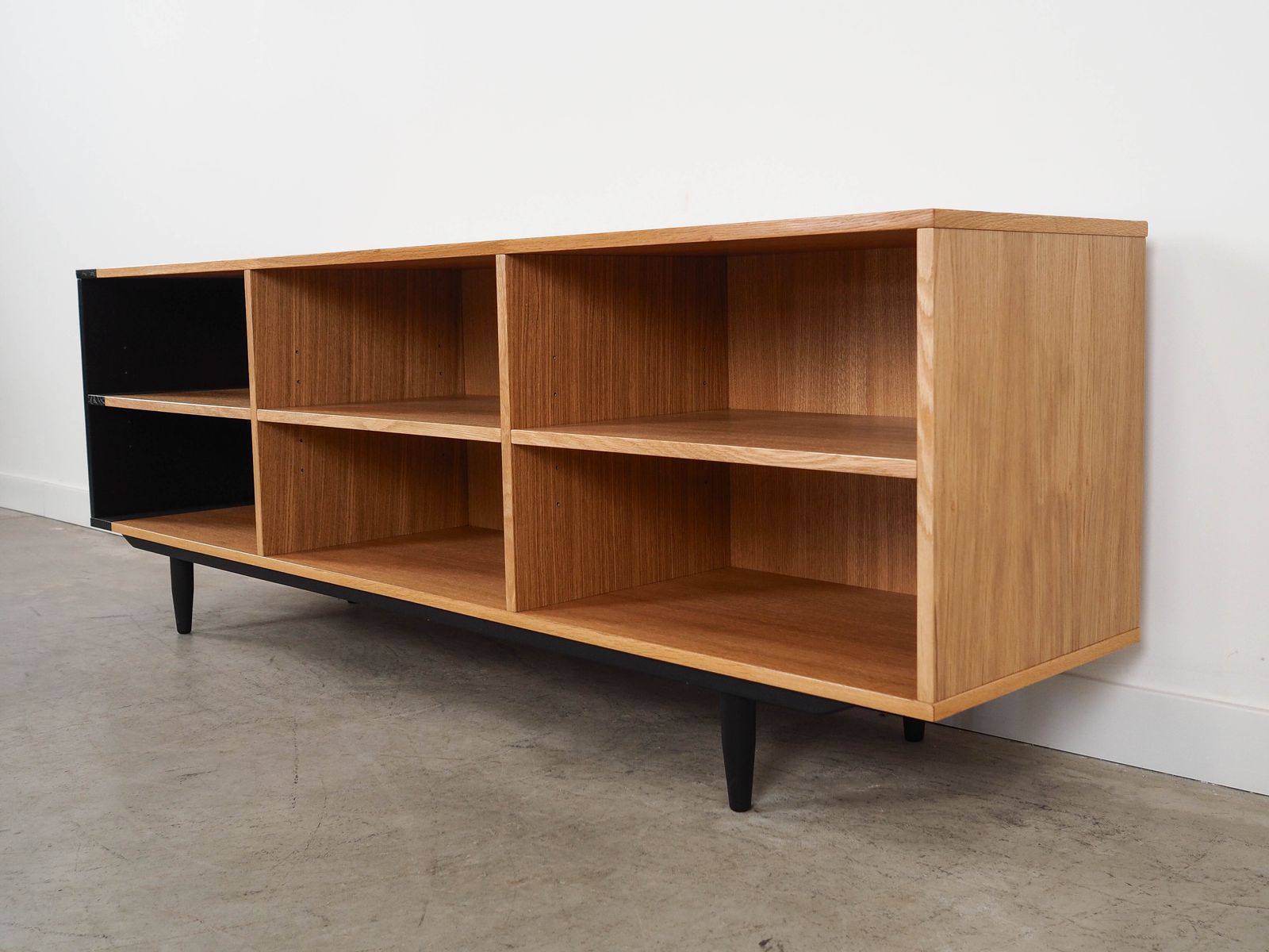 photo furniture Eiken Boekenkast, Scandinavisch Design