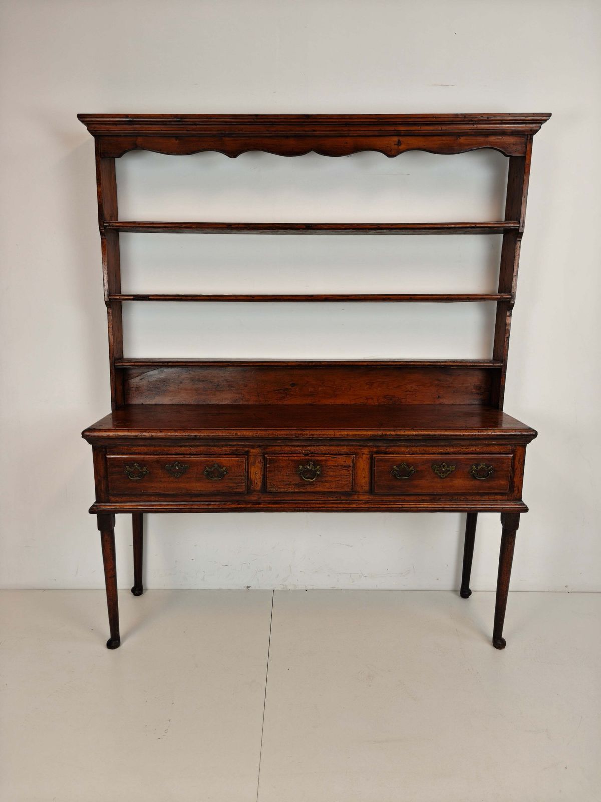 photo furniture Late Georgian 18th Century Welsh Dresser – Solid Oak