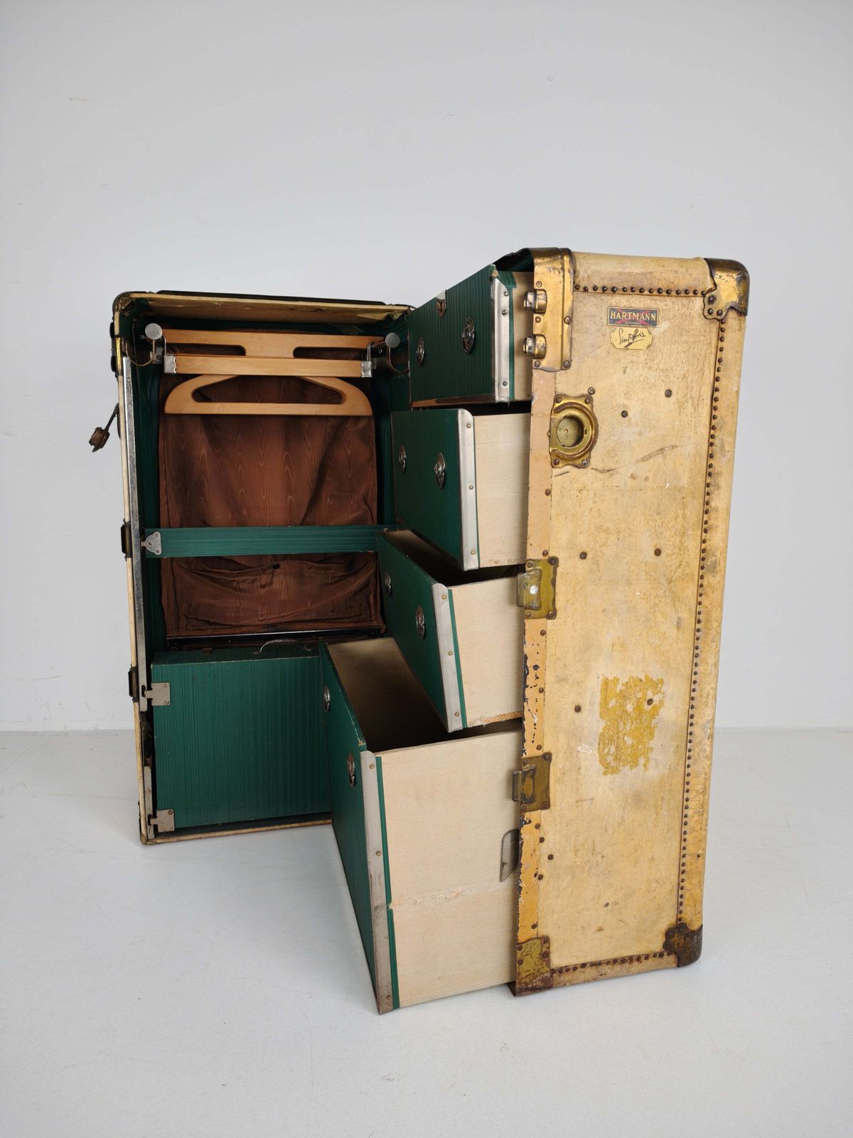 photo vinterior 1930s Wardrobe Steamer Trunk By Hartmann – Goat Skin Chest