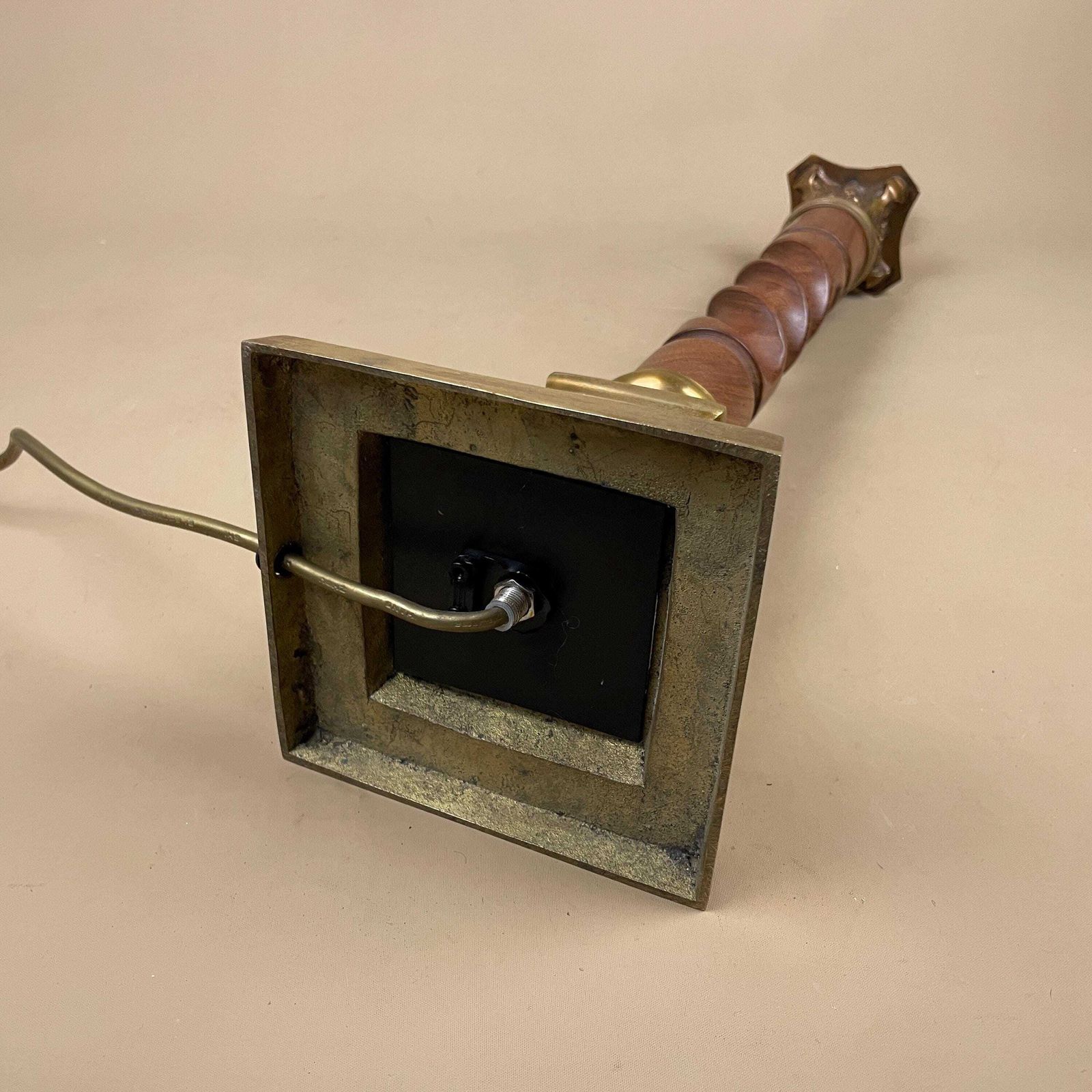 photo for sale Antique Twisted Wood Lamp Wooden Light Table Brown Brass Metal Gold Trims Large Regency Hollywood Twist Ornate Grand Classic Square