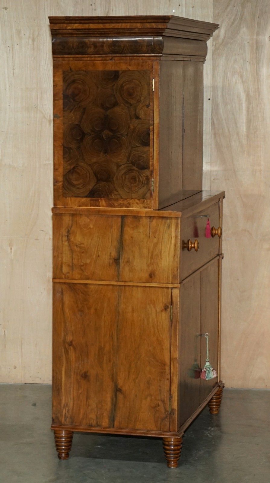 photo vinterior Captain Edward George Spencer Churchill Circa 1710 Oyster Veneer Chest On Stand