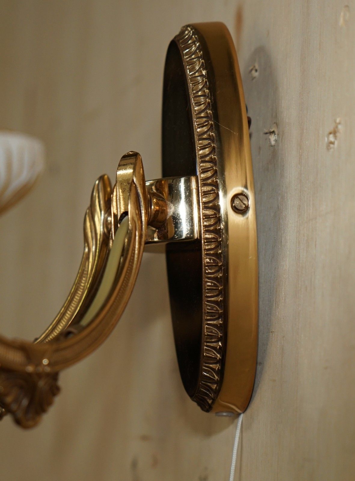 Pair Of Lovely Reccagni Made In Italy Brass & Frosted Glass Twin Candle Sconces photo vinterior