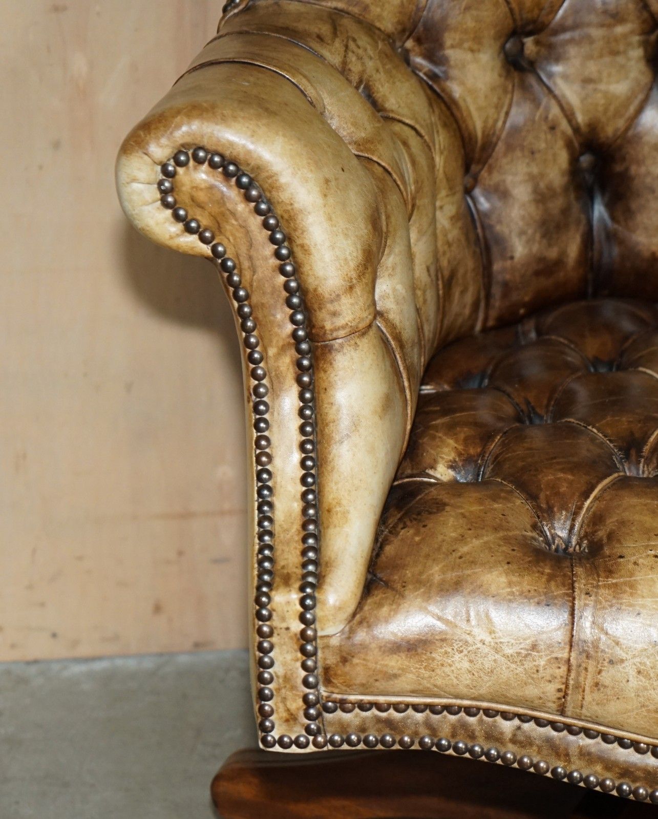 Furniture Antique Heritage Aniline Brown Leather Chesterfield Directors Captains Armchair photo