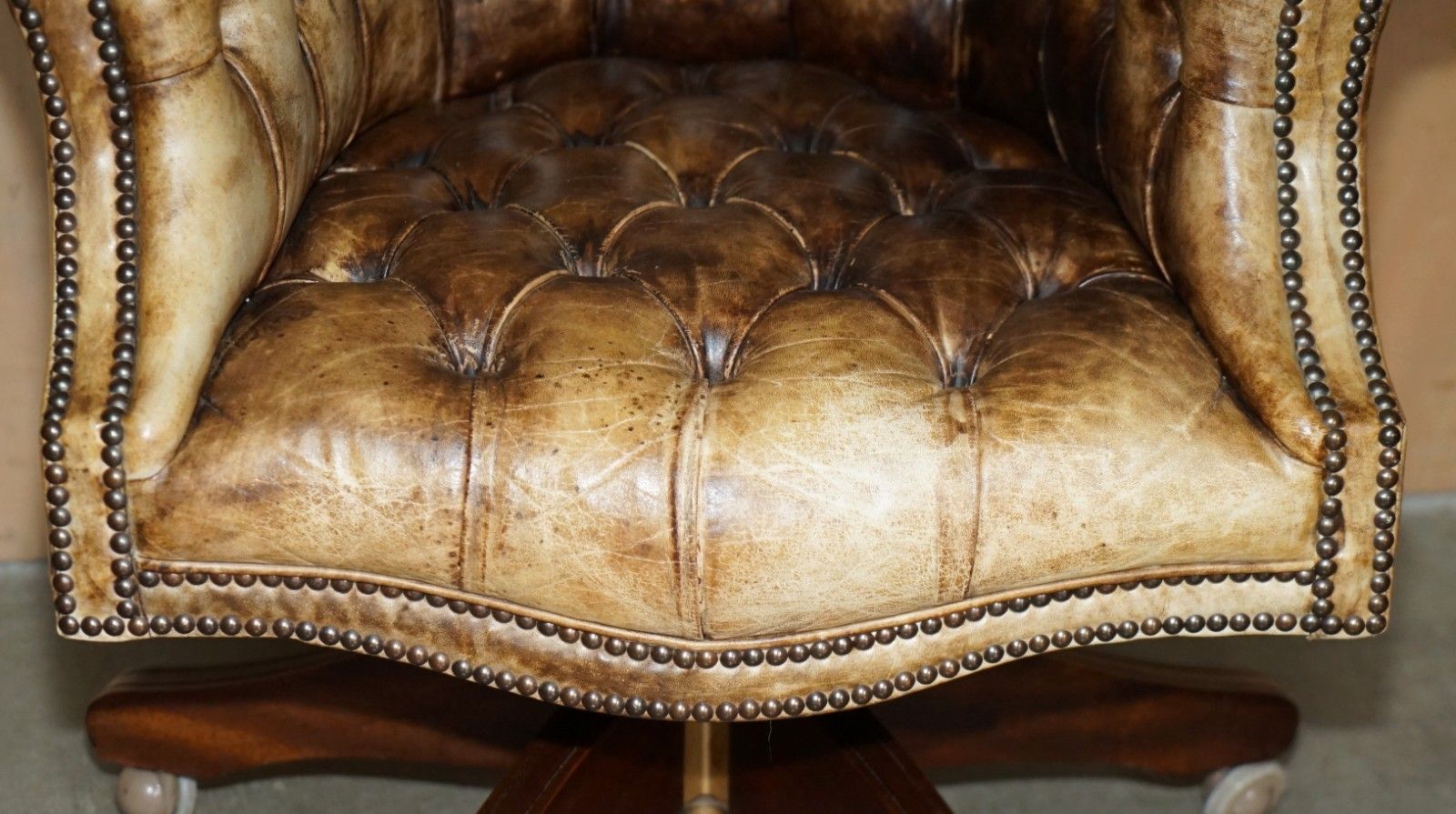2750.0 Antique Heritage Aniline Brown Leather Chesterfield Directors Captains Armchair photo