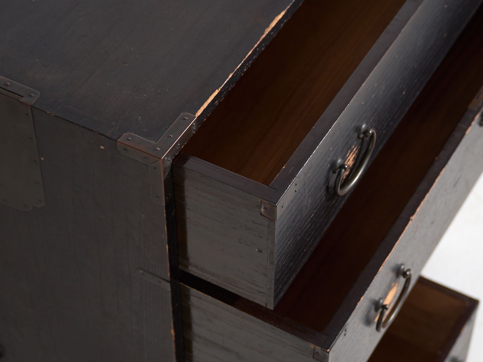 Antique Japanese Isho Dansu Chest In Paulownia – Late Meiji / Taishō Period – C.1890 1920 photo Furniture