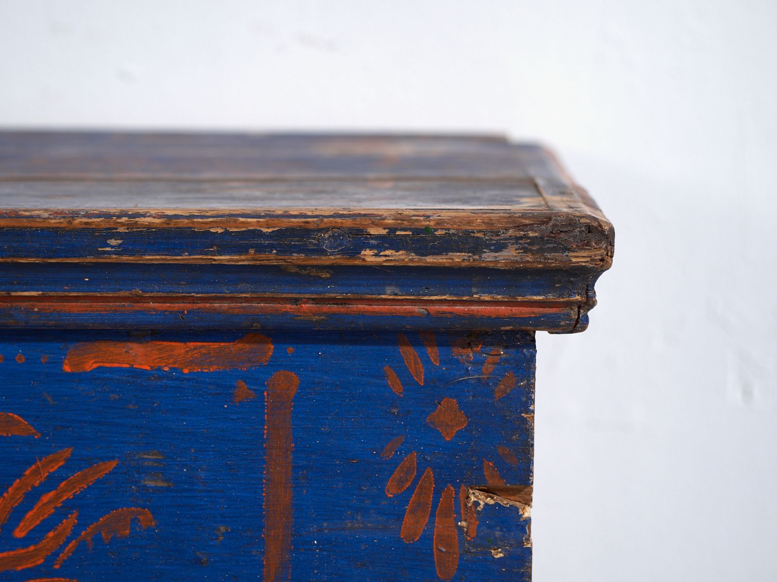 Antique Blue Painted Wooden Chest – Folk Art Blanket Chest – Central Europe C.1900 photo vinterior