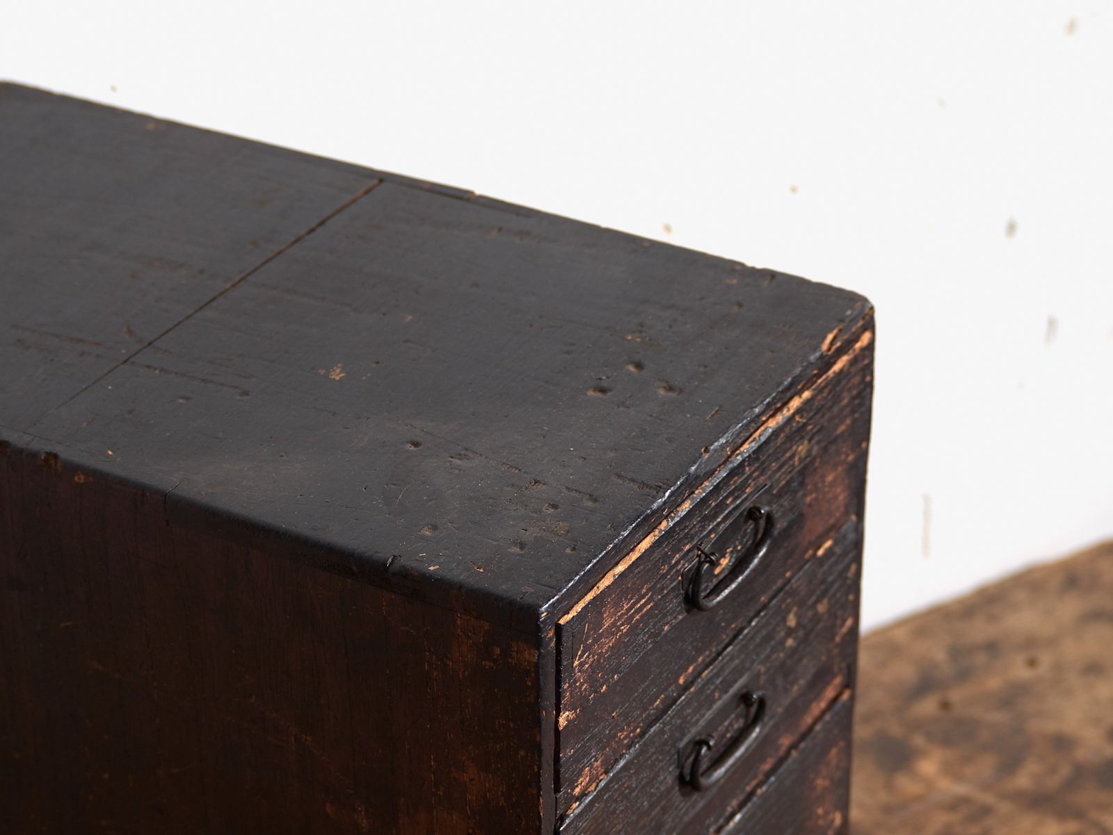 Japanese Vertical Ko Dansu With Five Drawers In Paulownia And Japanese Cedar, Taishō–Early Showa Period, Circa 1912–1945 photo furniture