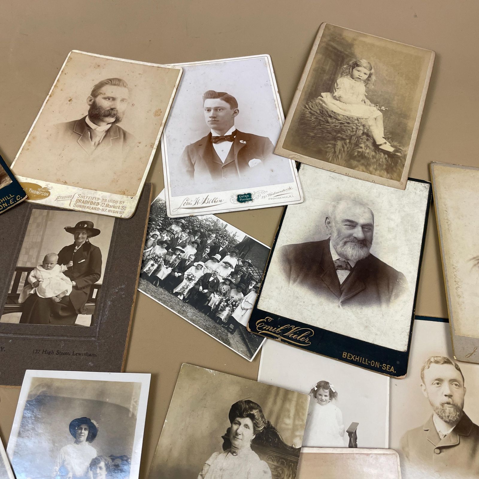 Vintage Cabinet Card Photo Lot Antique Portrait Ephemera Victorian Era Studio Photographs Post Cards Figures People Collection photo Art