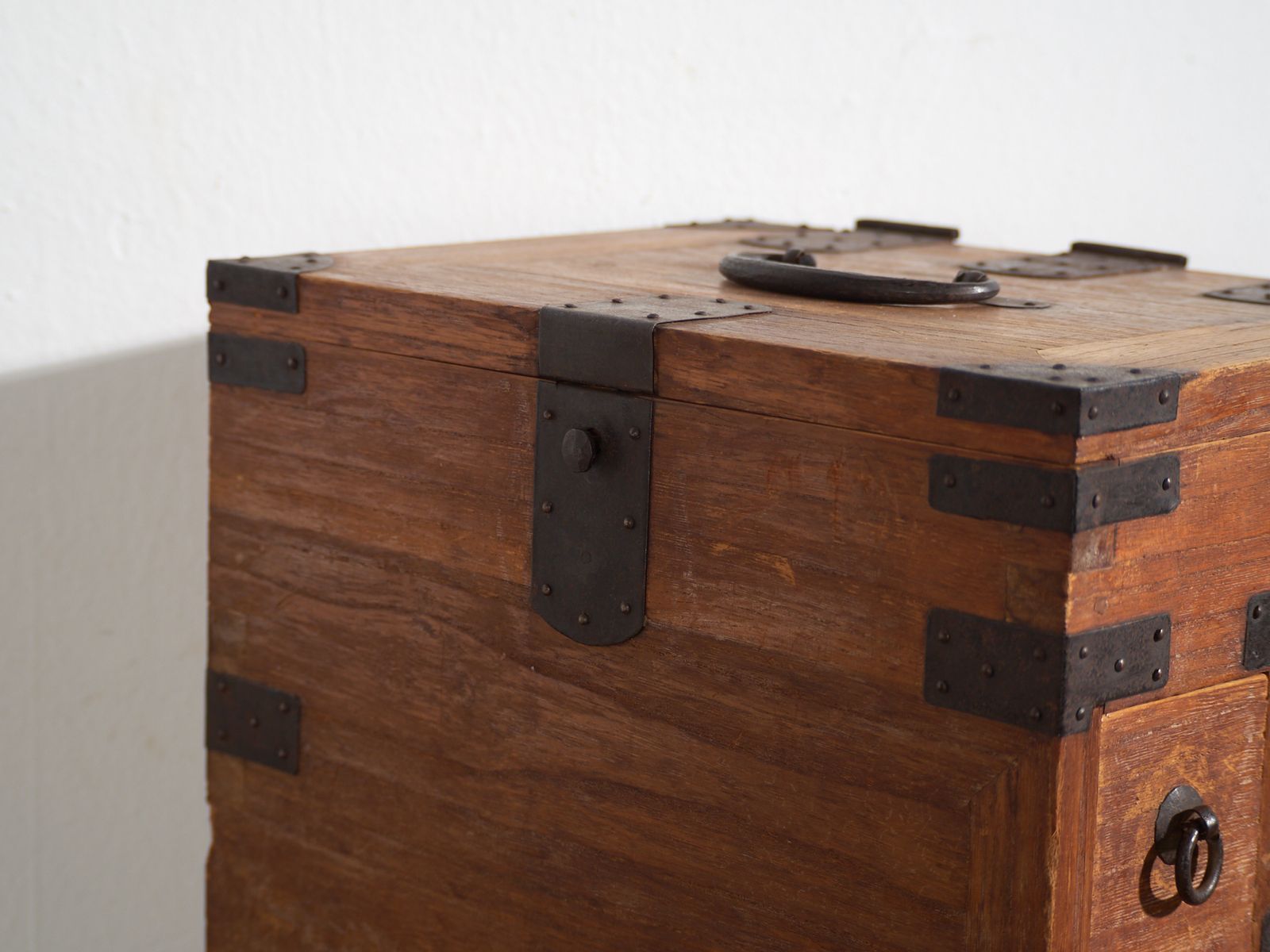 Japanese Ko Dansu With Hinged Lid And Drawers In Paulownia Wood, Meiji–Taishō Period, Circa 1868–1926 photo for sale