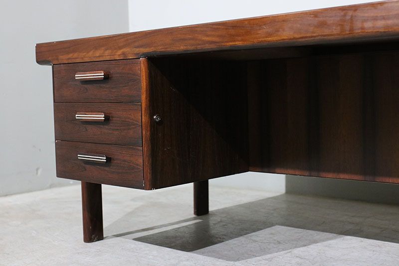 photo furniture Arne Vodder Secretary Model 234 In Rosewood