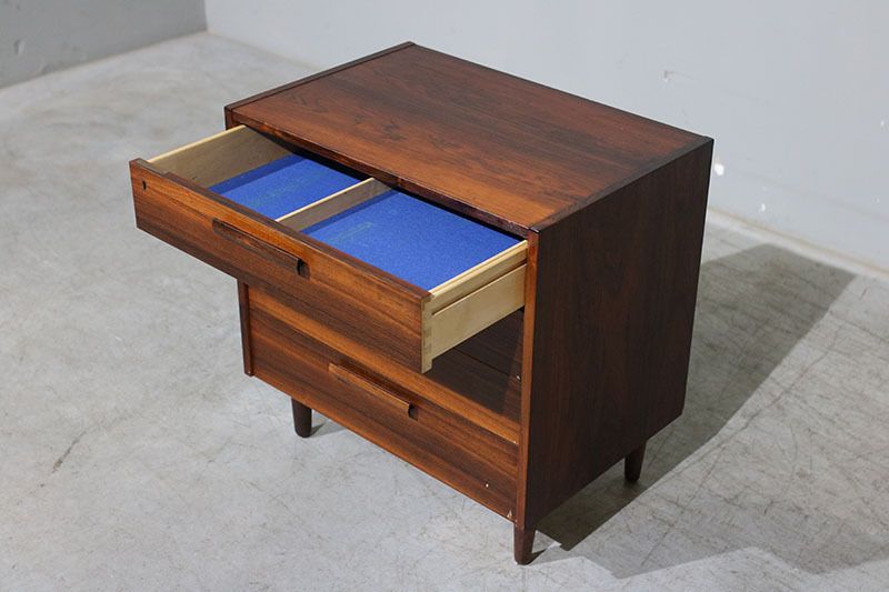 605.0 Nordic Chest Of Drawers In Rosewood. photo