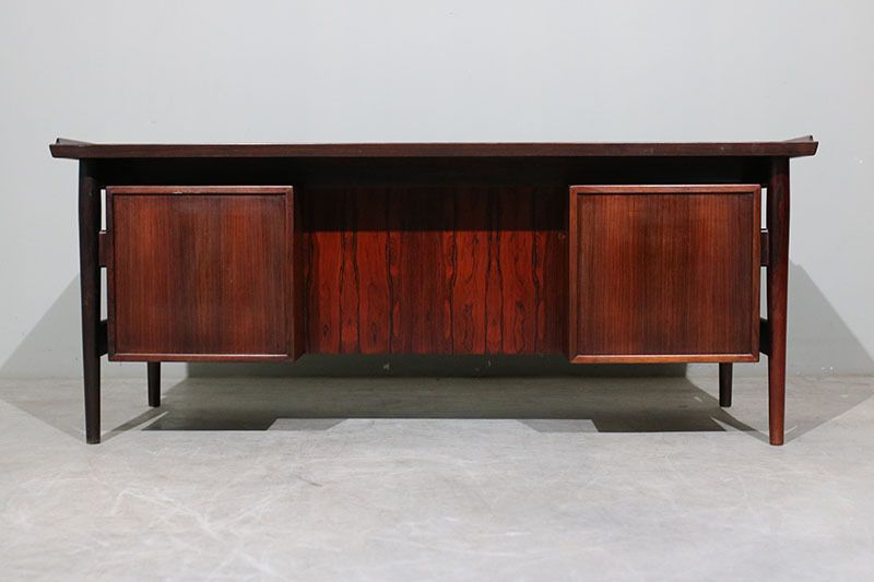 photo furniture Secretary Arne Vodder In Holy Wood