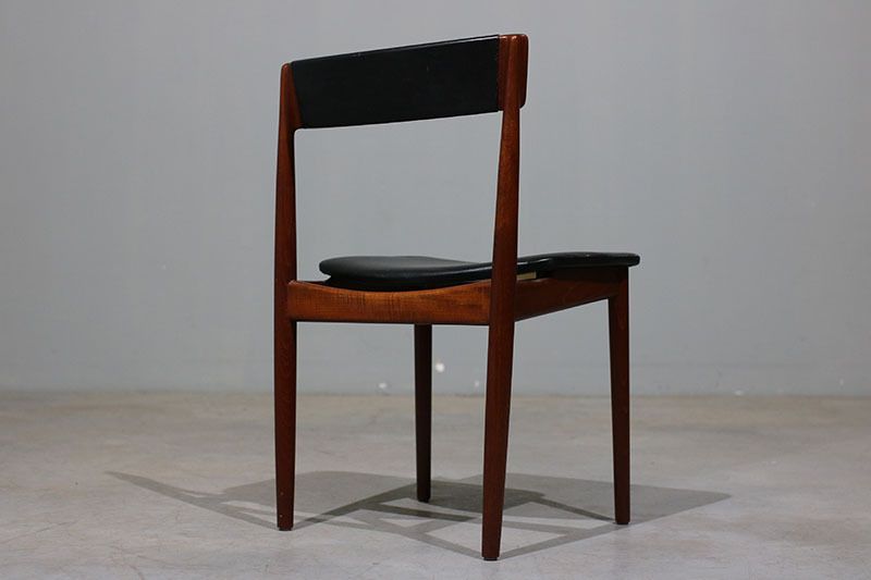photo furniture Set Of 6 Henry Rosengren Hansen Chairs In Teak