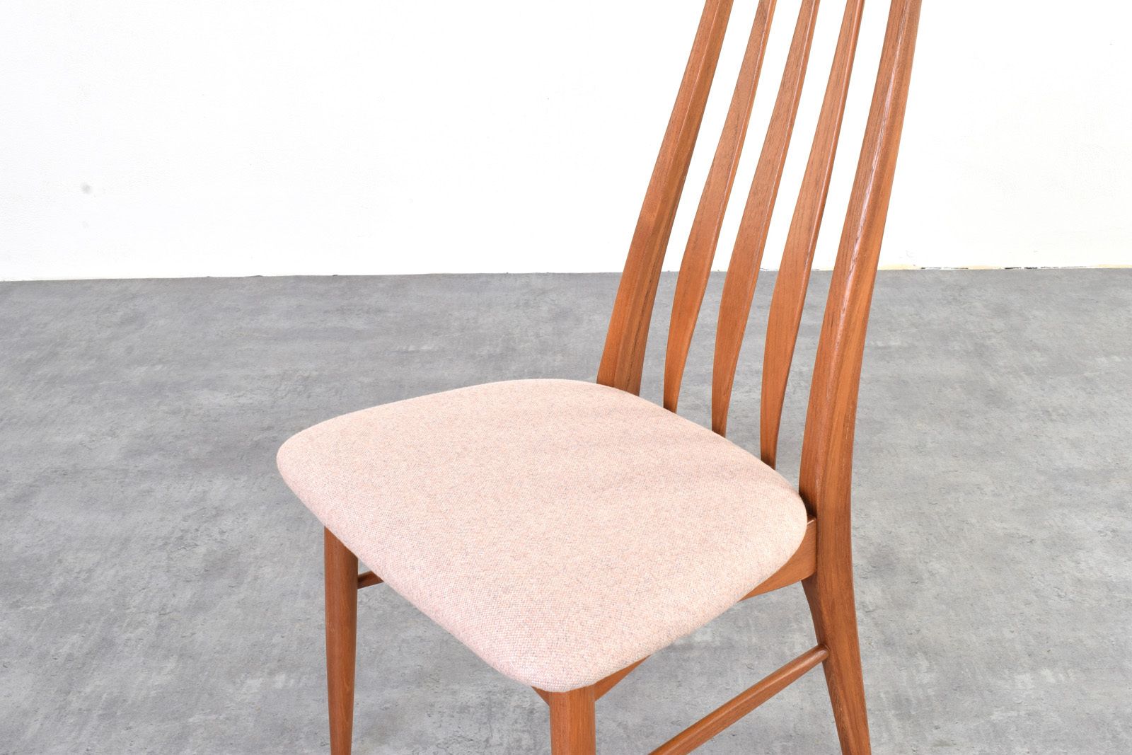 photo furniture Mid Century Teak & Wool Eva Dining Chairs By Niels Koefoed For Koefoed Hornslet, 1960s, Set Of 4