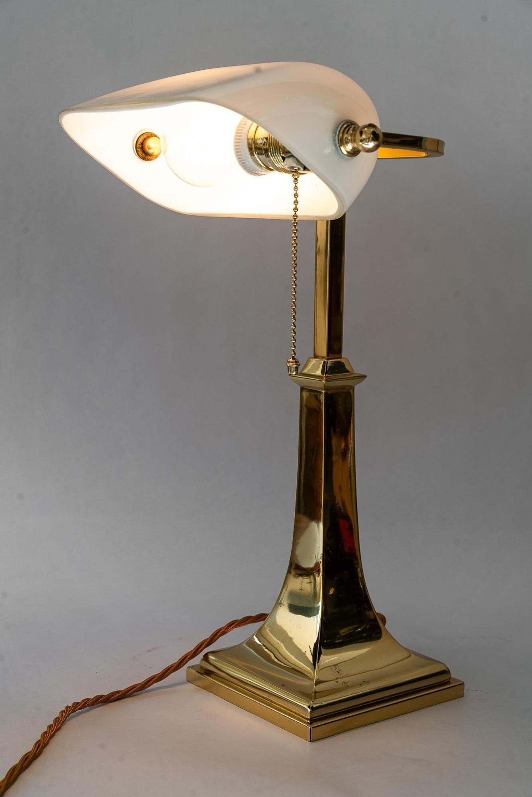 787.0 Art Deco Banker Lamp With Original Glass Shade Around 1920s photo