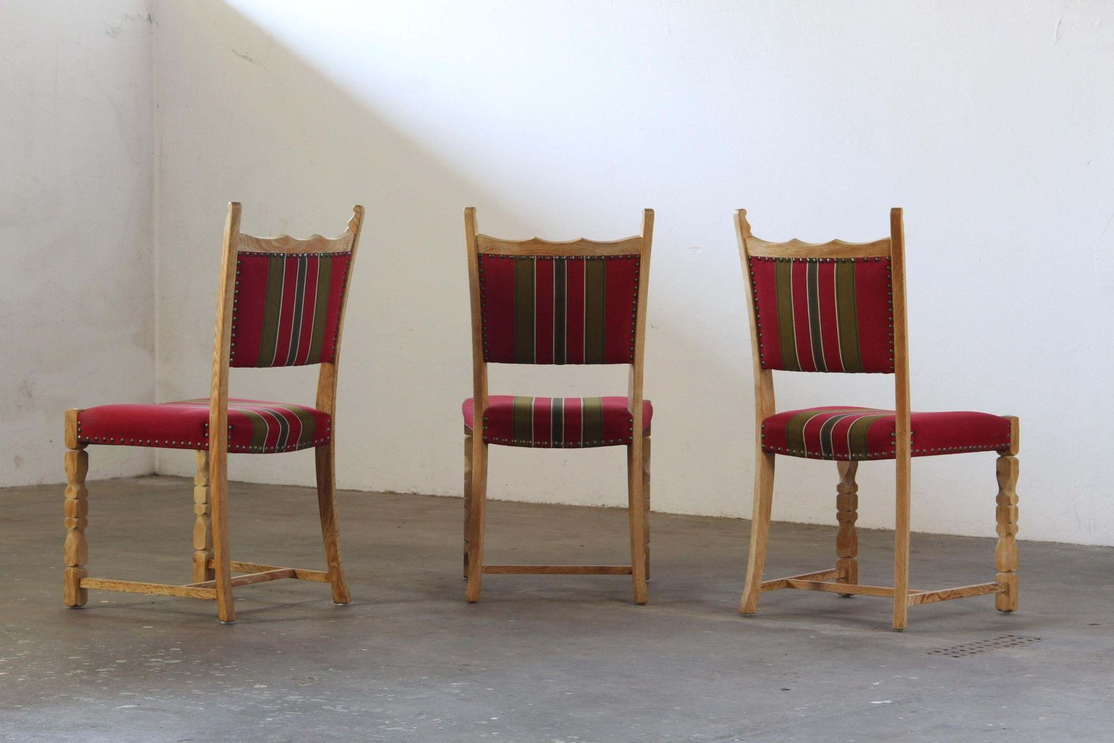 photo for sale Set Of 6 Vintage Brutalist Danish Oak Dining Chairs, Henning Kjærnulf Style '60s