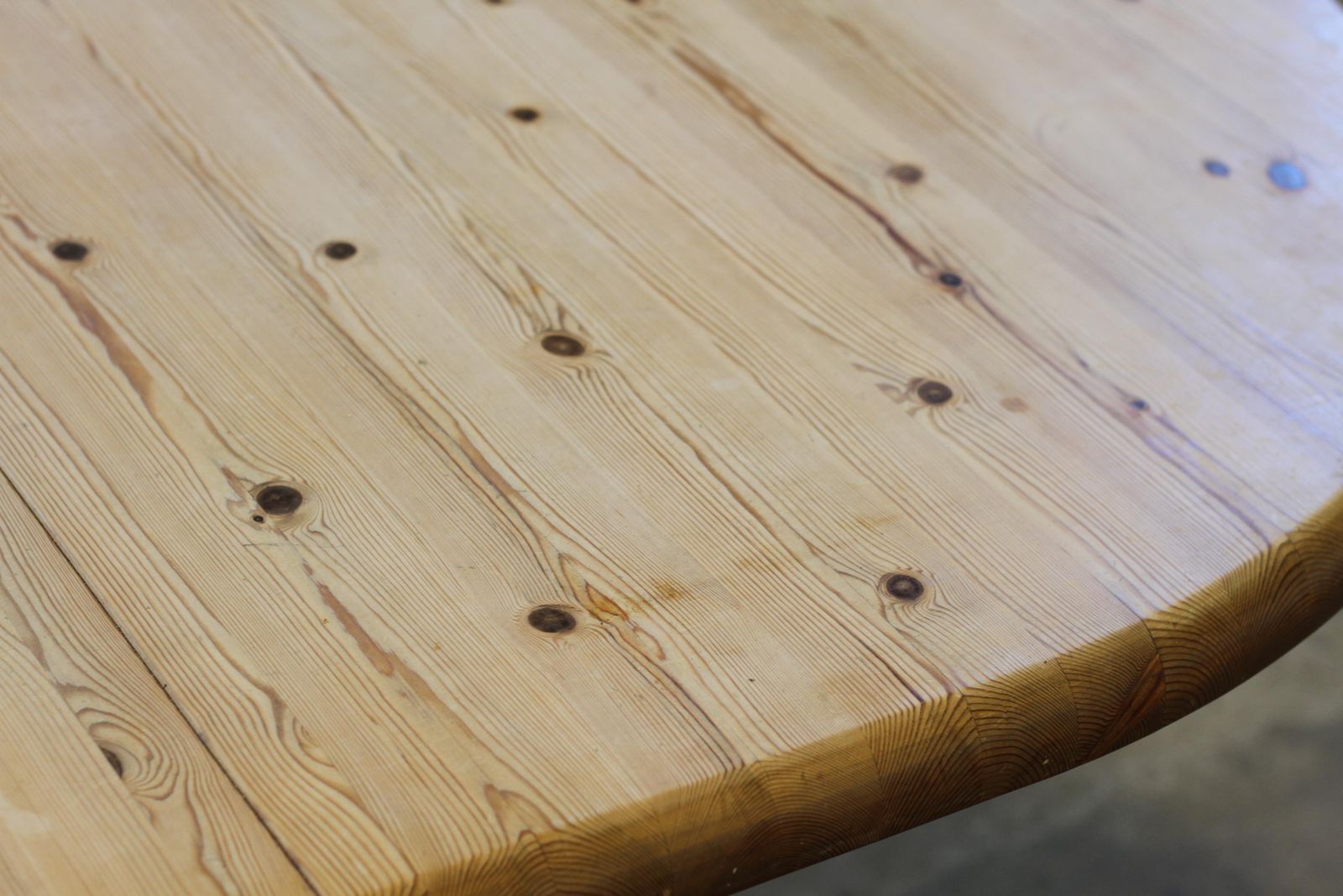 Rainer Daumiller Style Solid Extendable Pinewood Dining Table, 1980's Dyrlund photo vintage