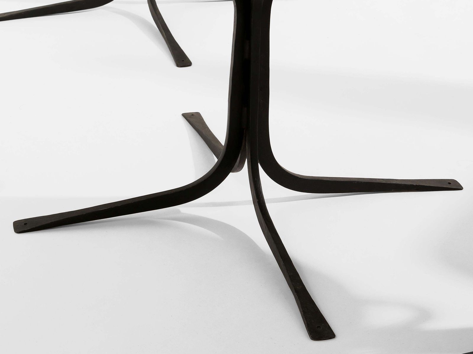 photo furniture Ensemble de 6 chaises brutalistes françaises en fer forgé et Alcantara, 1990