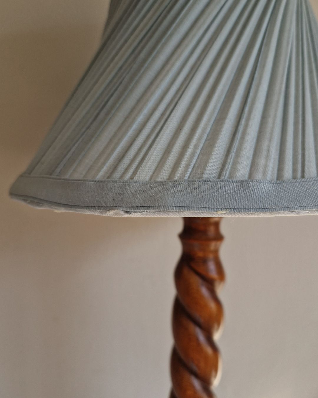 Barley Twist Wooden Table Lamp Hand Carved Classic Victorian Style With Lampshade photo Lighting